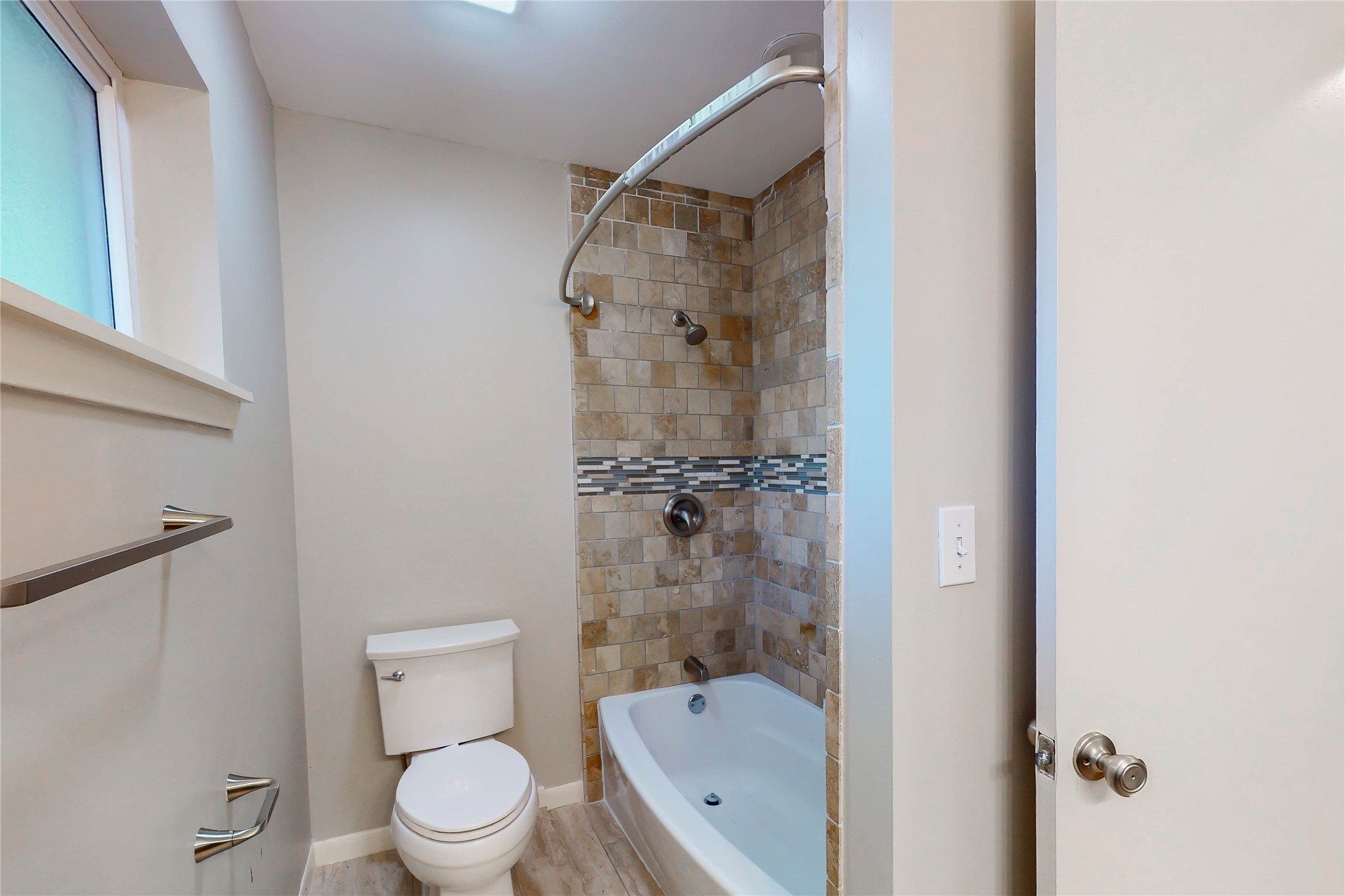 5338 Creekbend Drive Property Photo 21