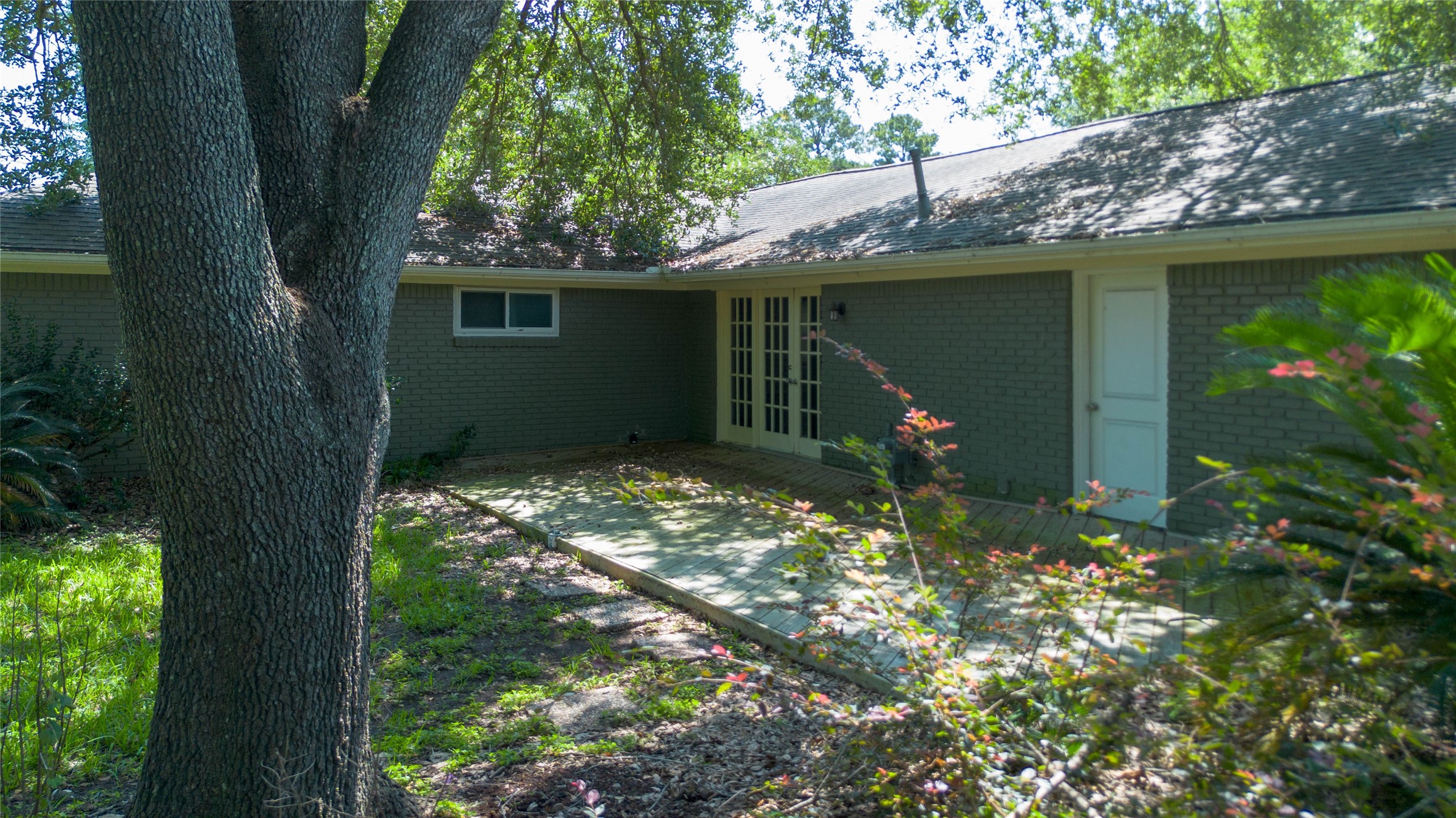 5338 Creekbend Drive Property Photo 40