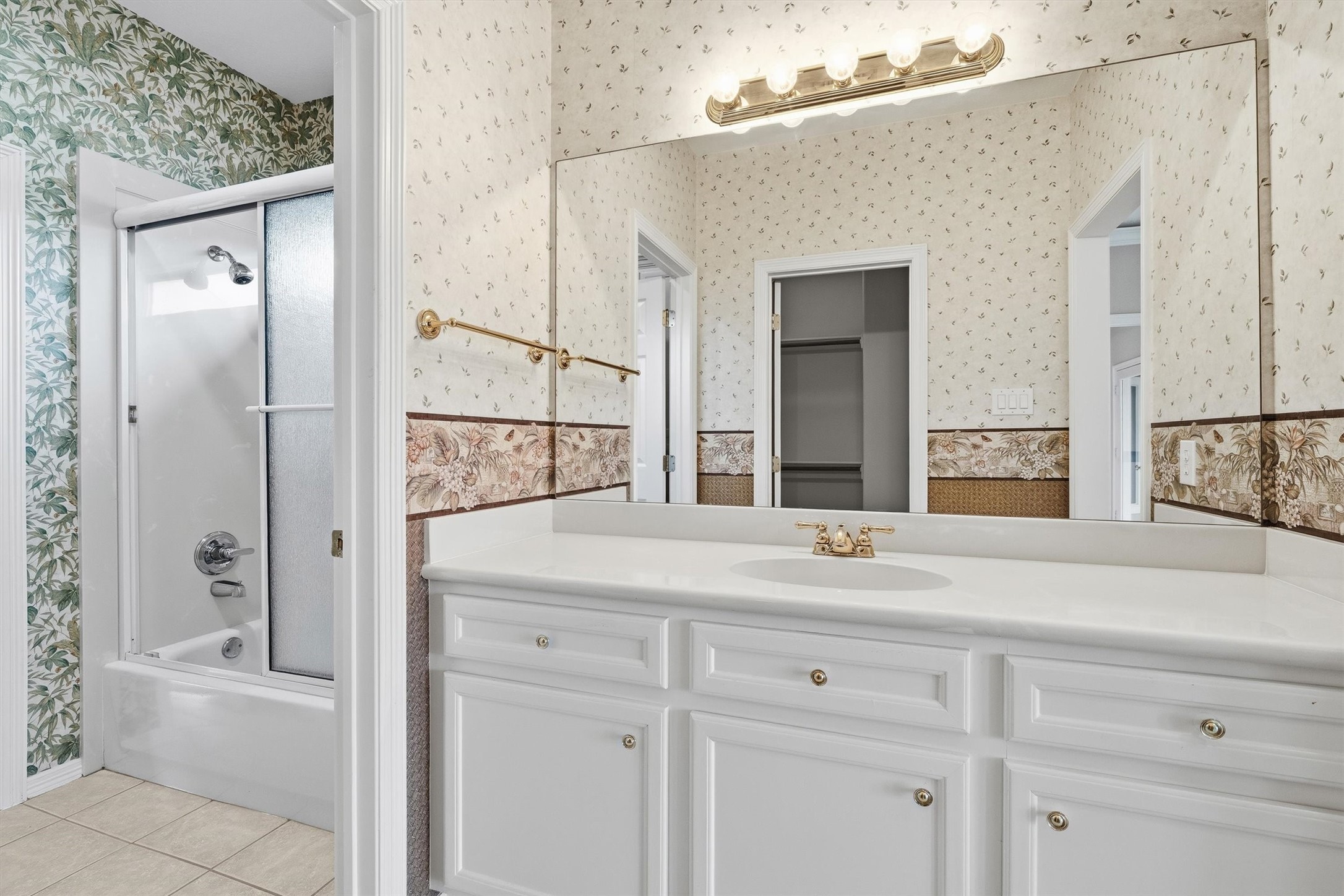 19006 Windsor Lakes Drive Property Photo 35