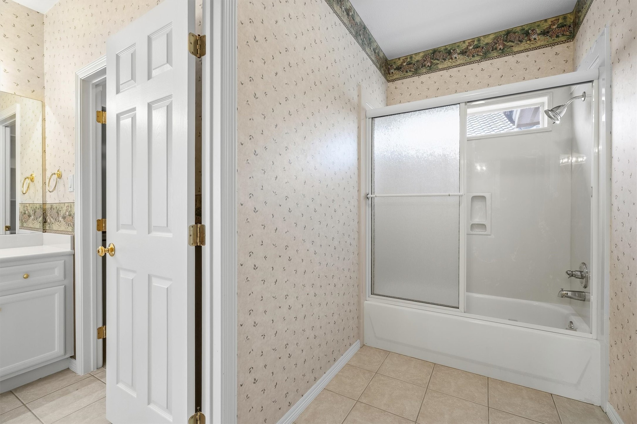19006 Windsor Lakes Drive Property Photo 43