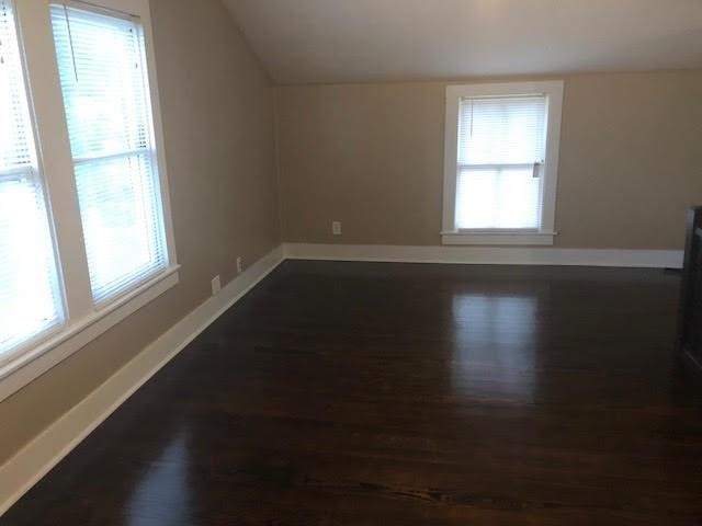 208 1/2 Avenue A Property Photo 12