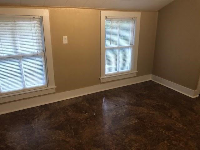 208 1/2 Avenue A Property Photo 16
