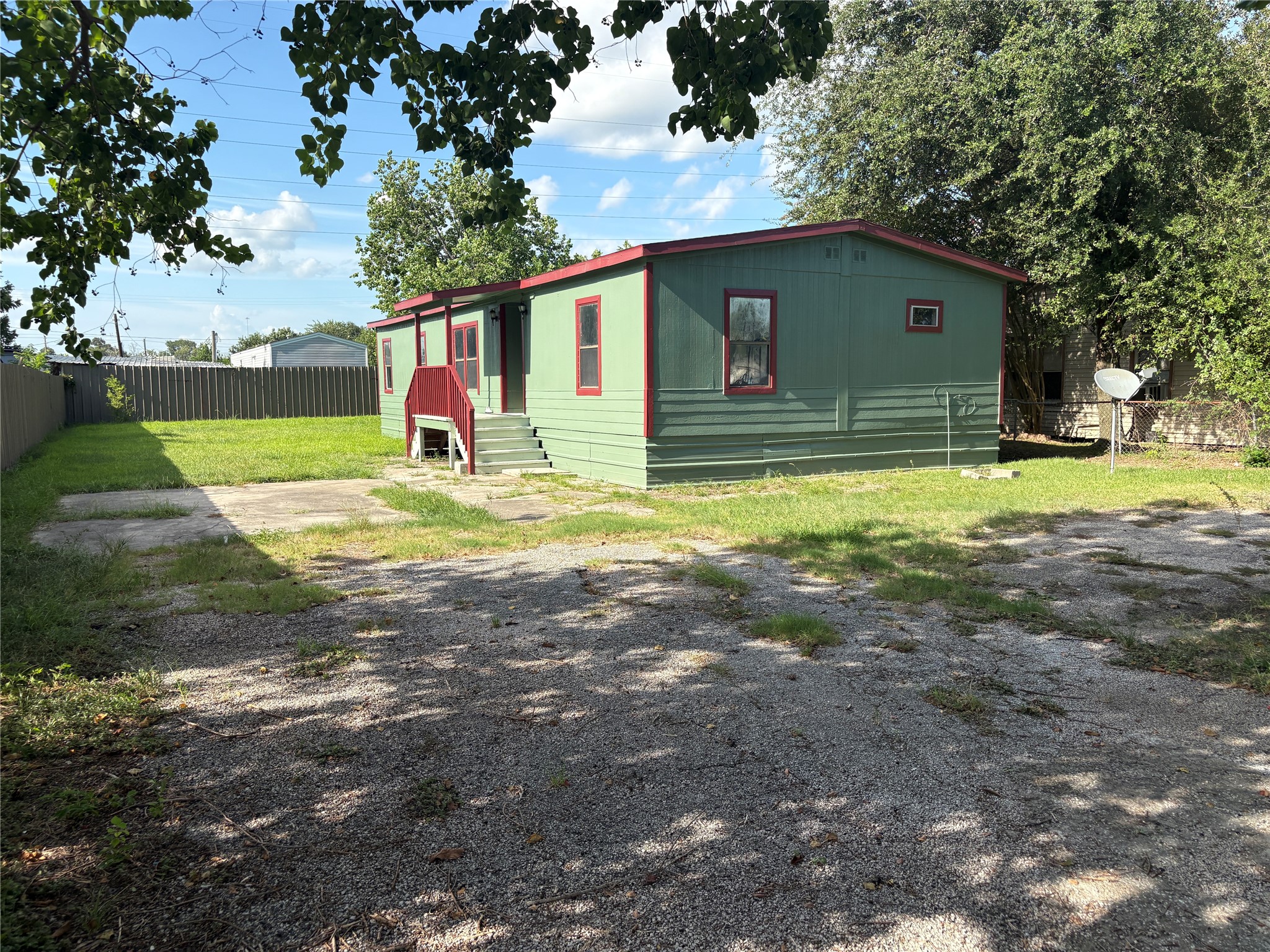 16211 N Shore Drive Property Photo 1