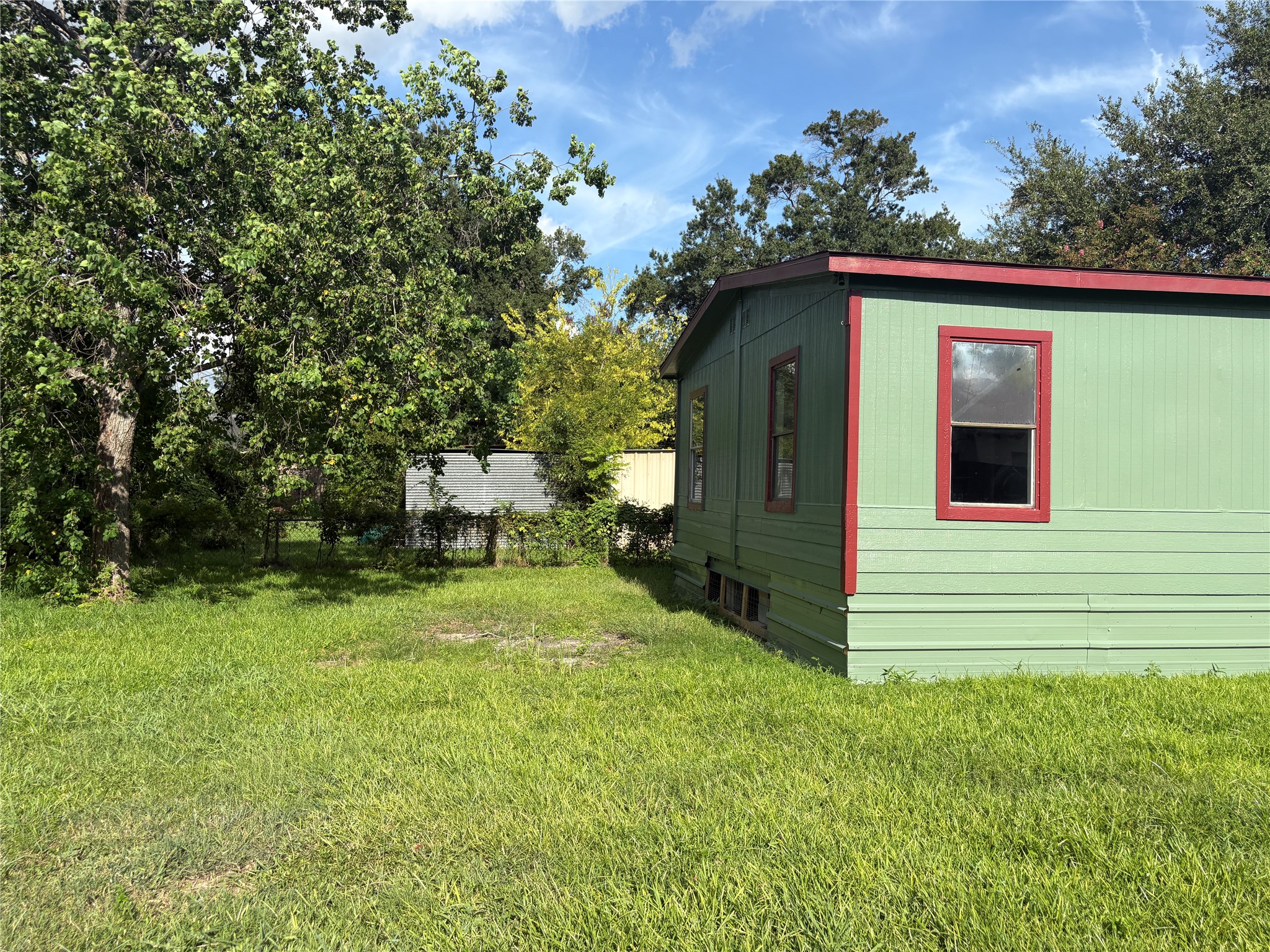 16211 N Shore Drive Property Photo 3