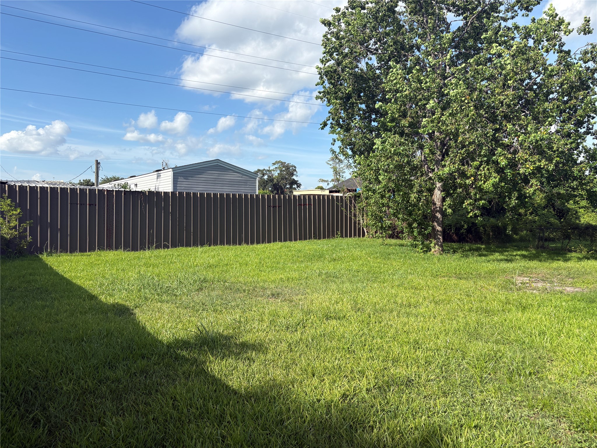 16211 N Shore Drive Property Photo 6
