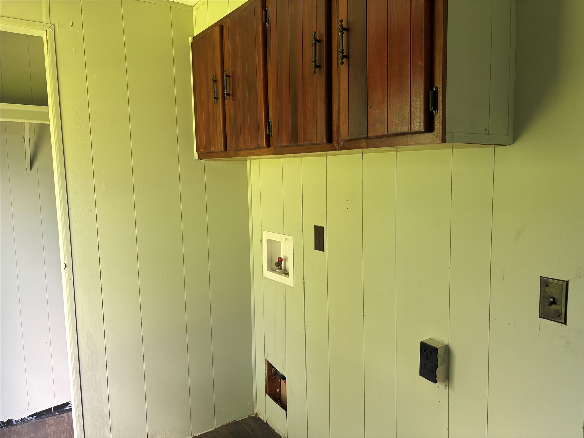 16211 N Shore Drive Property Photo 9