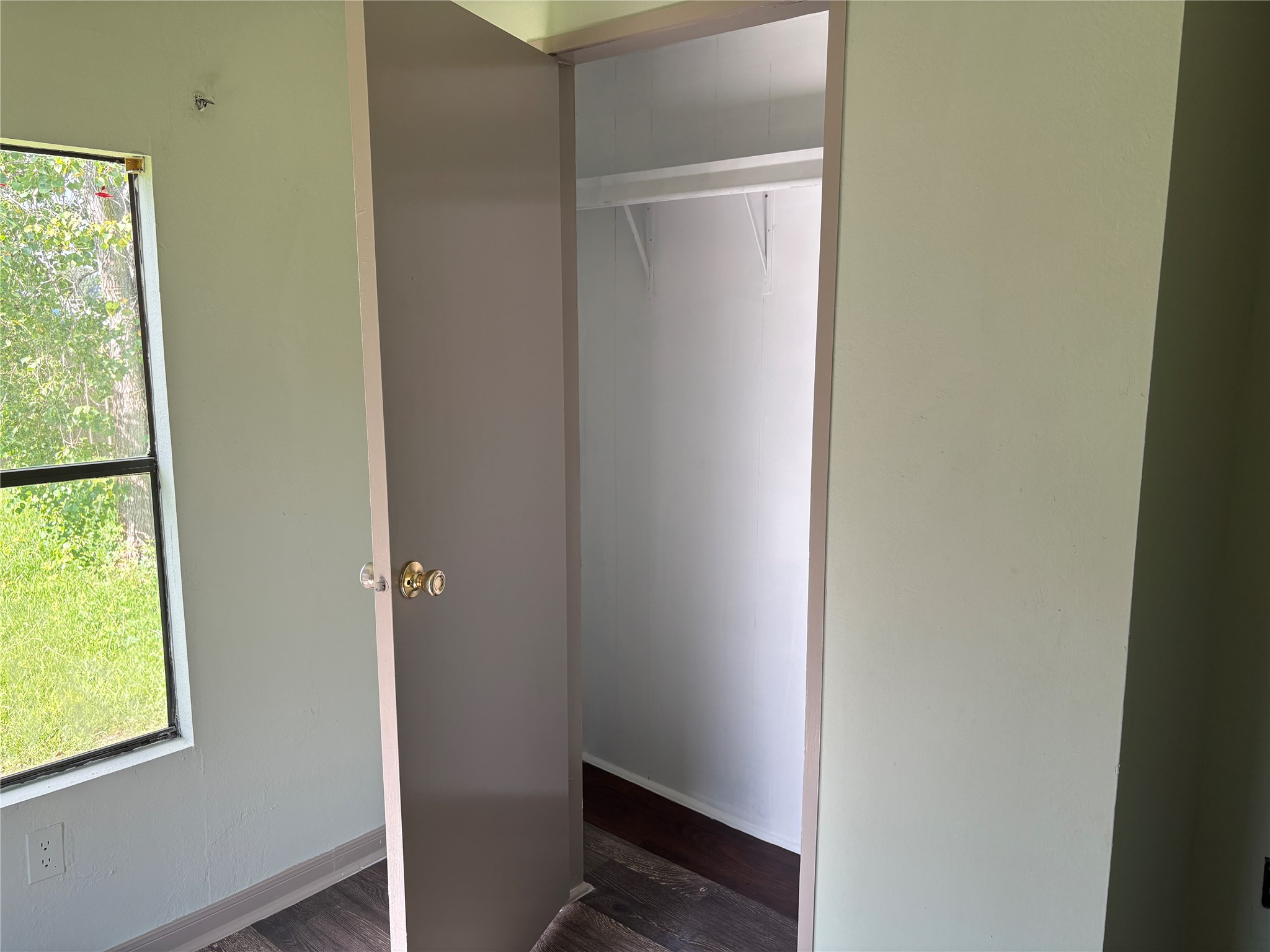16211 N Shore Drive Property Photo 10