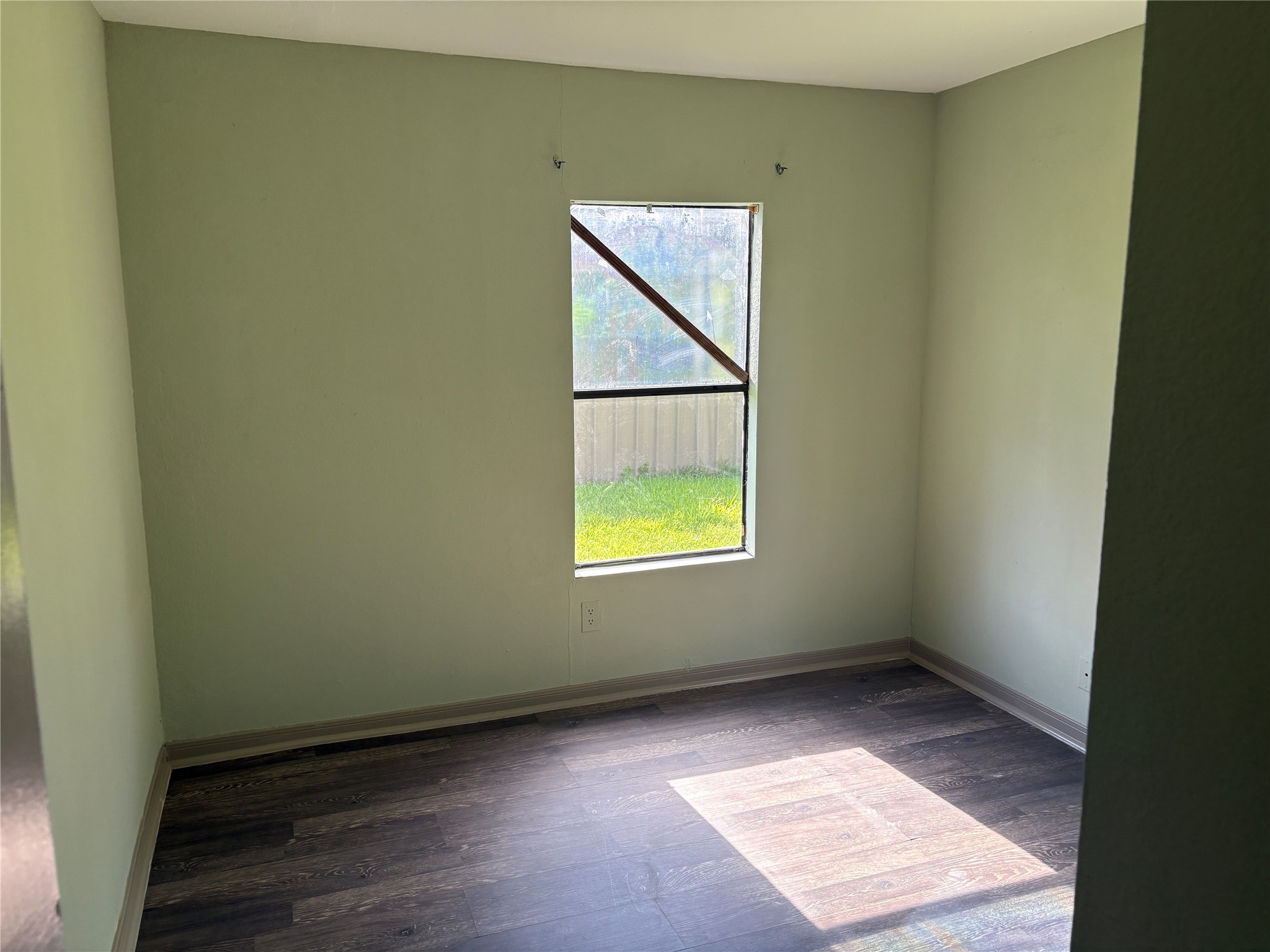 16211 N Shore Drive Property Photo 13