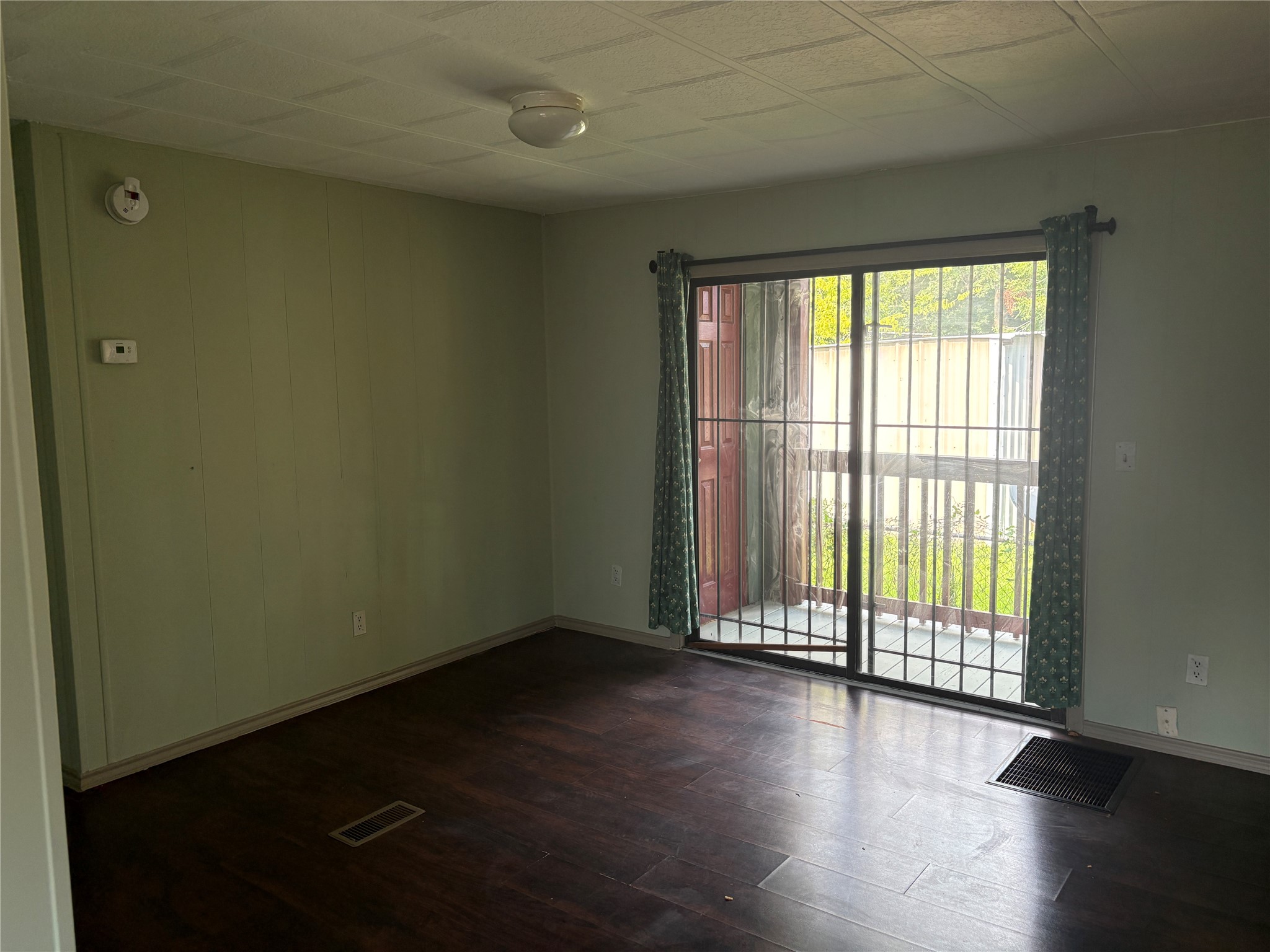 16211 N Shore Drive Property Photo 14