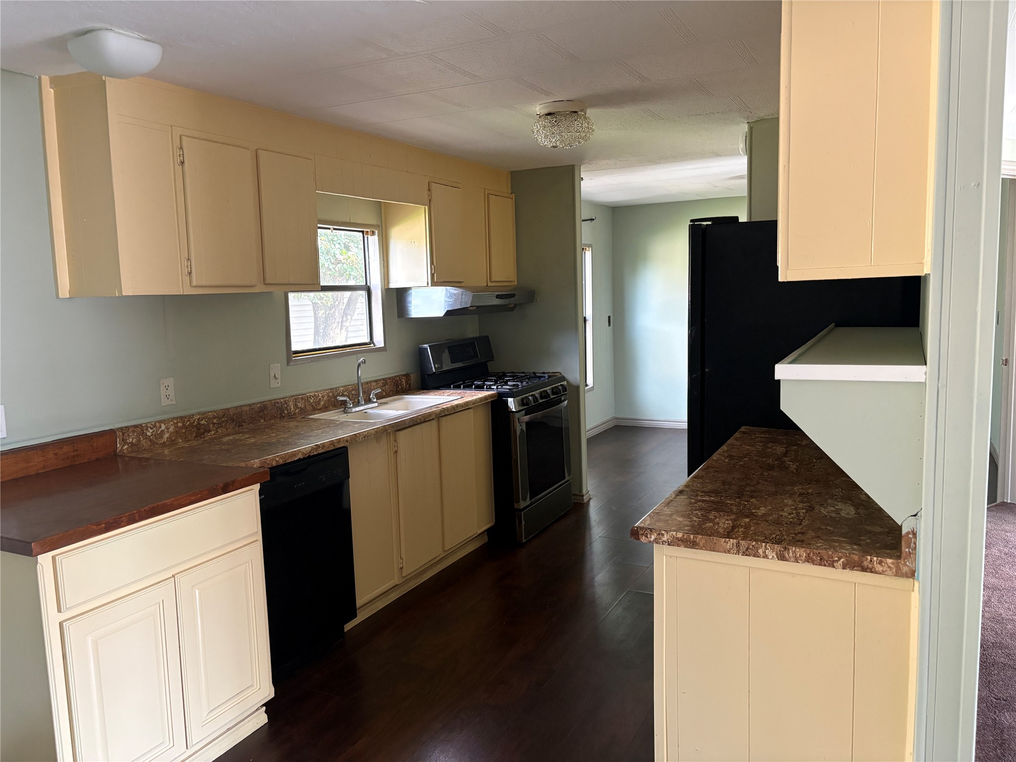 16211 N Shore Drive Property Photo 17