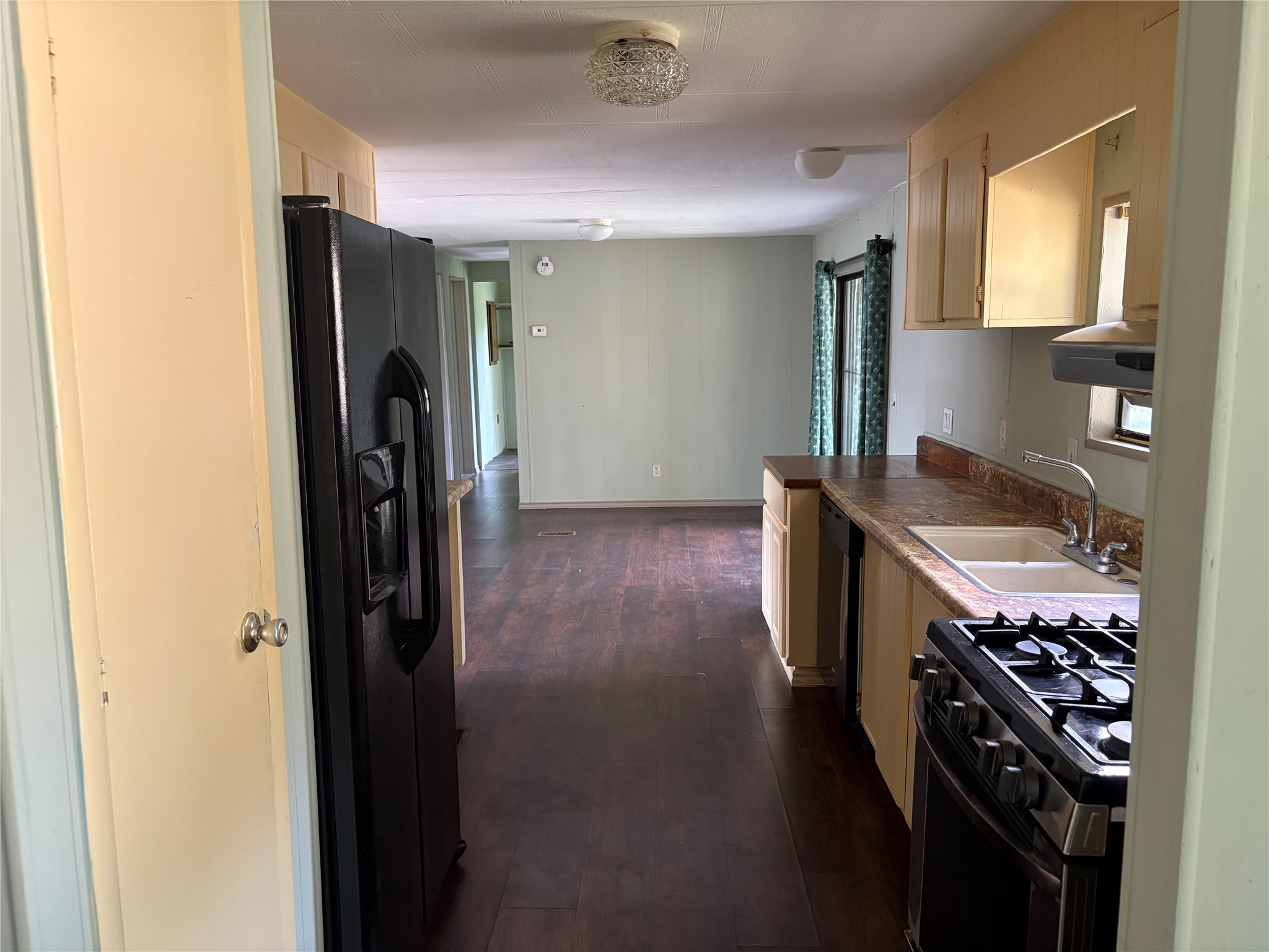 16211 N Shore Drive Property Photo 18