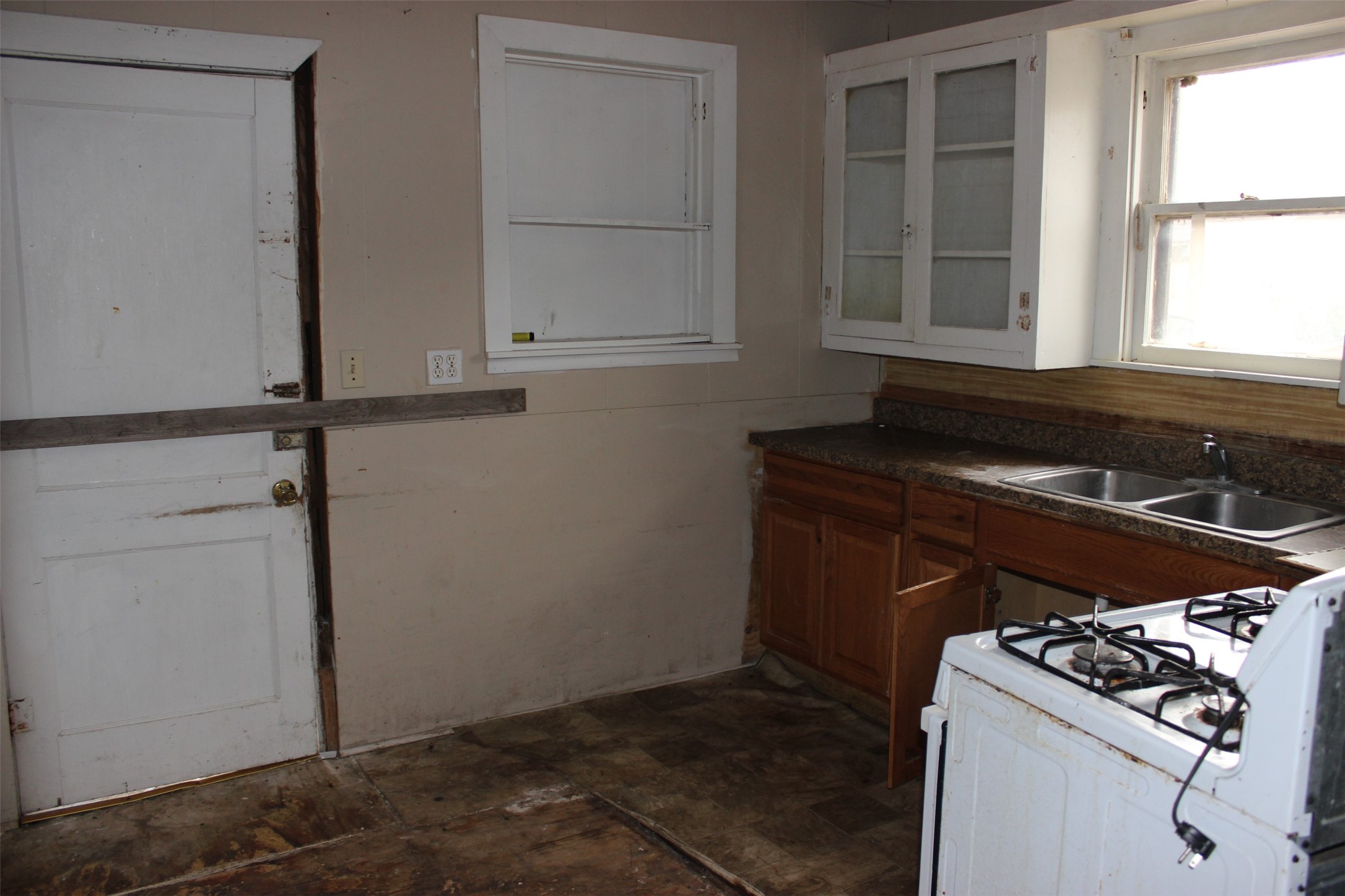 1004 Barnhill Street Property Photo 7