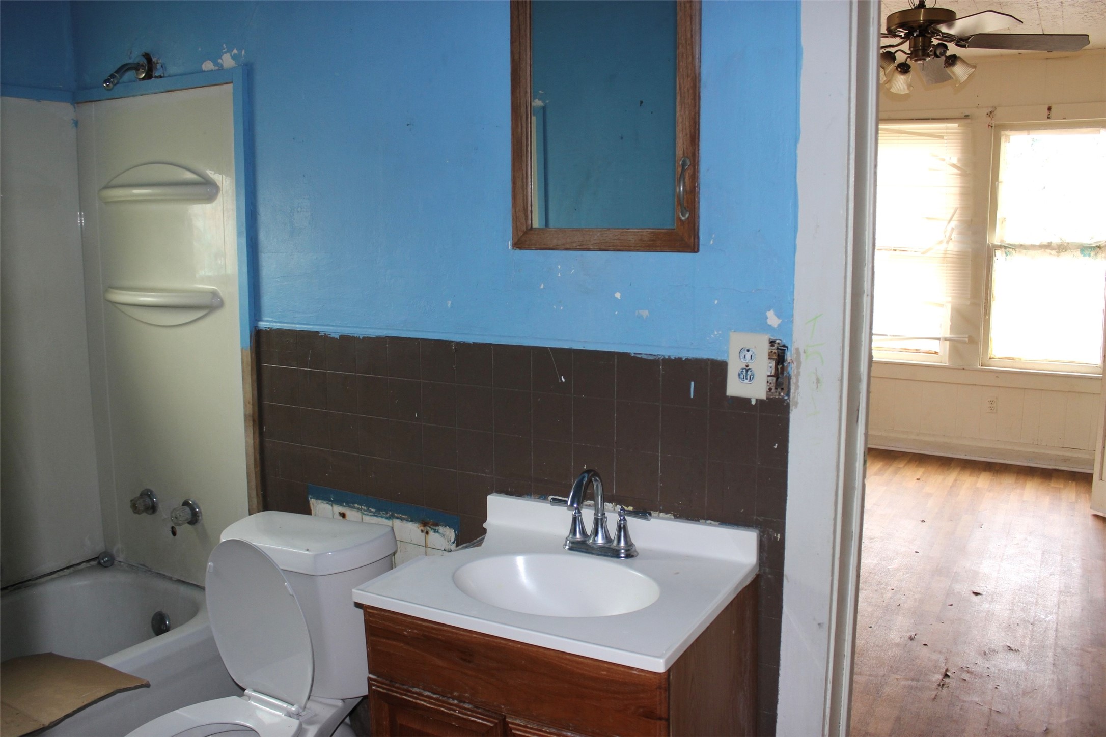 1004 Barnhill Street Property Photo 10