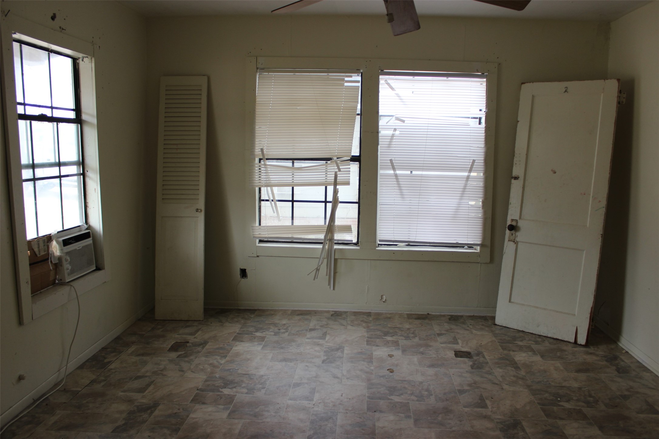 1004 Barnhill Street Property Photo 14