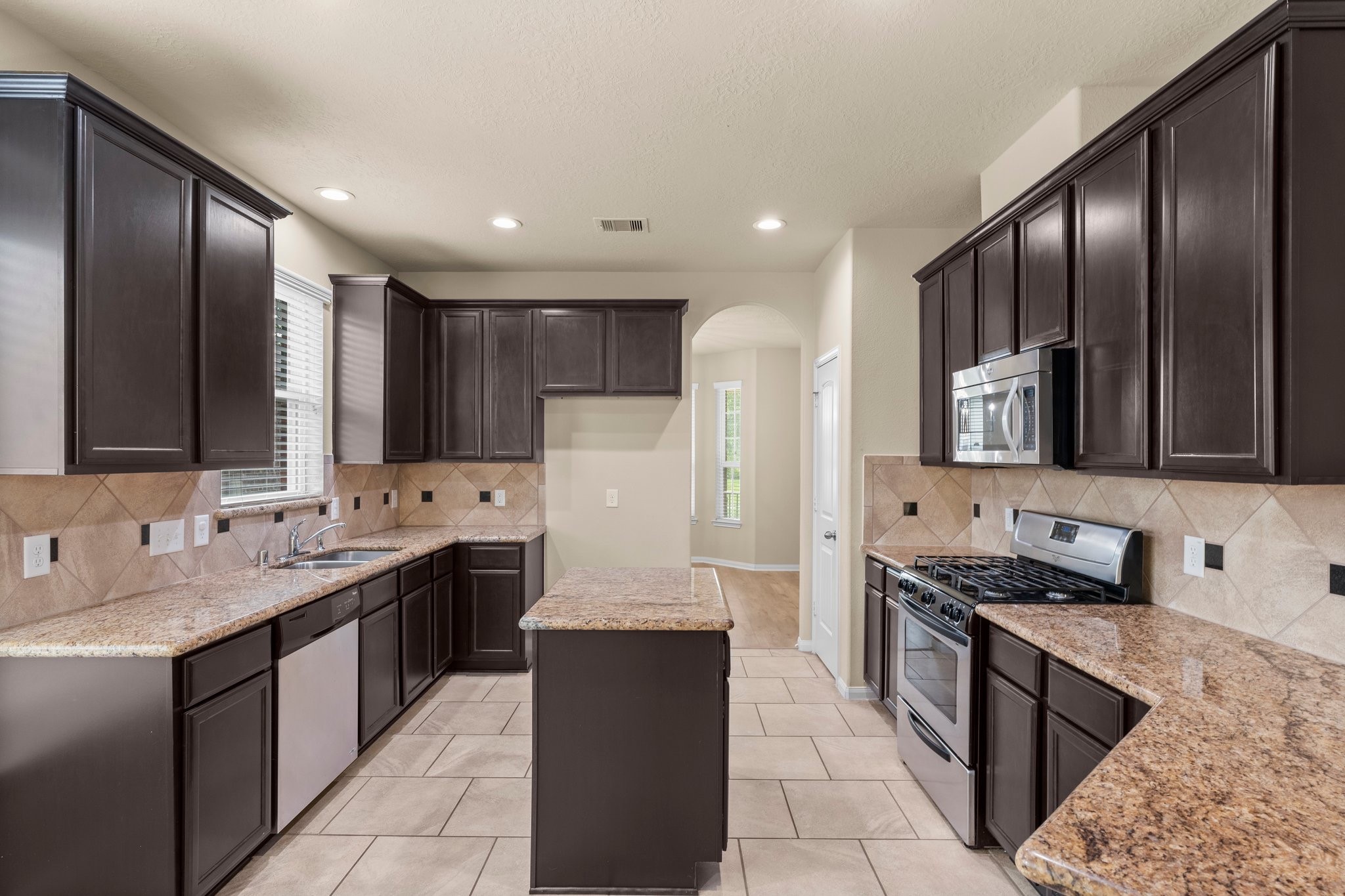 20119 Ray Falls Drive Property Photo 6