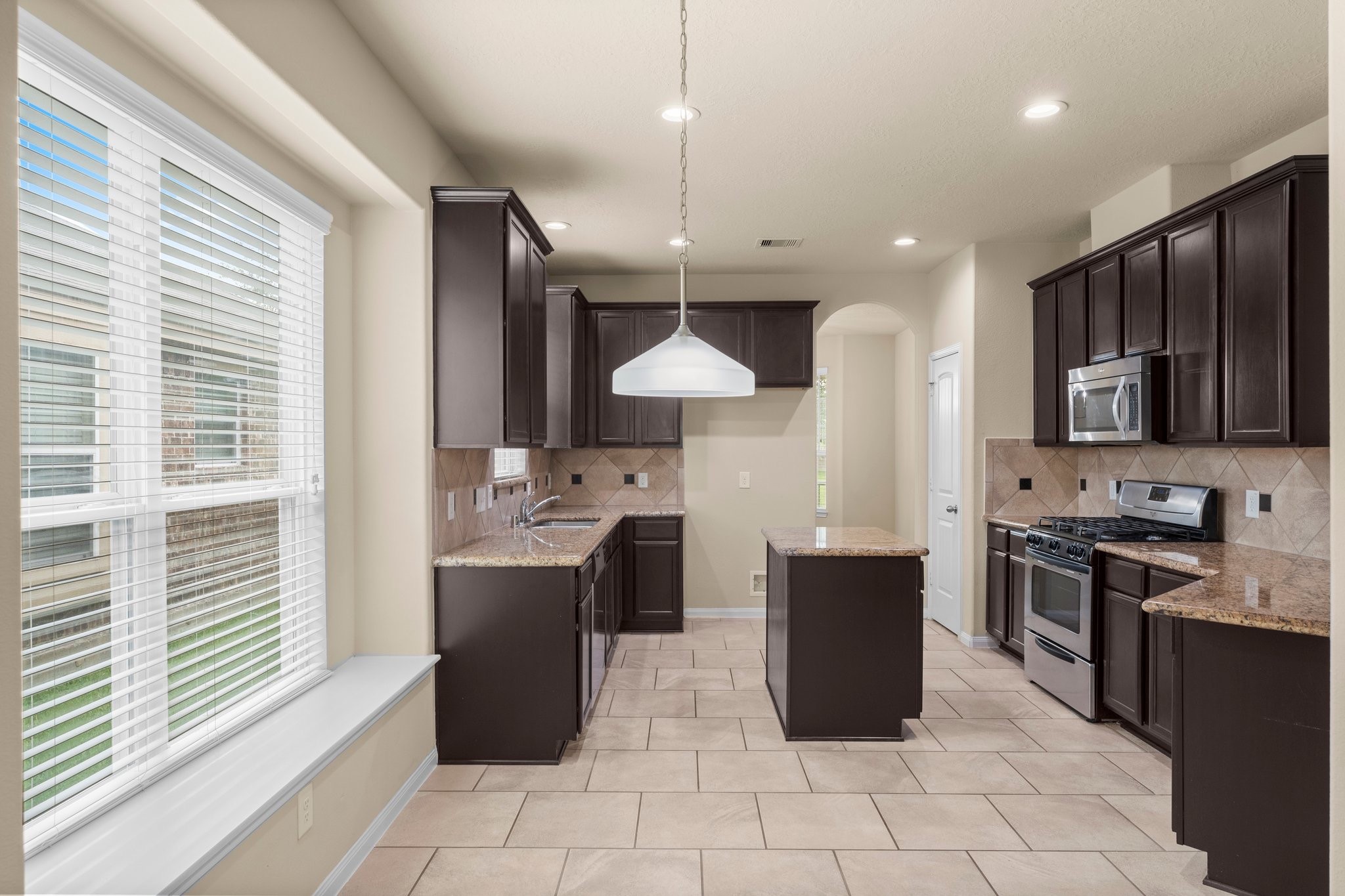 20119 Ray Falls Drive Property Photo 8