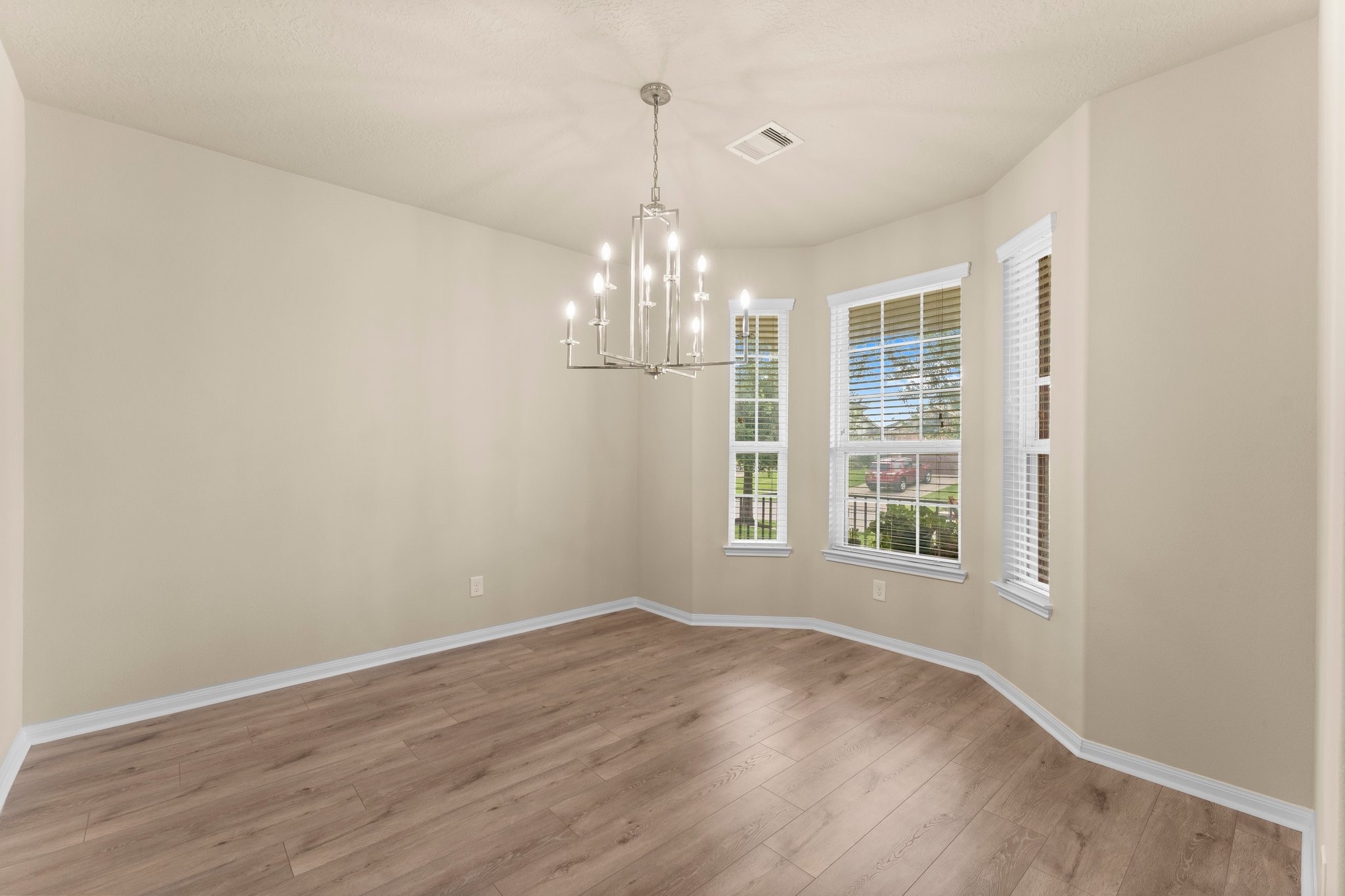 20119 Ray Falls Drive Property Photo 10