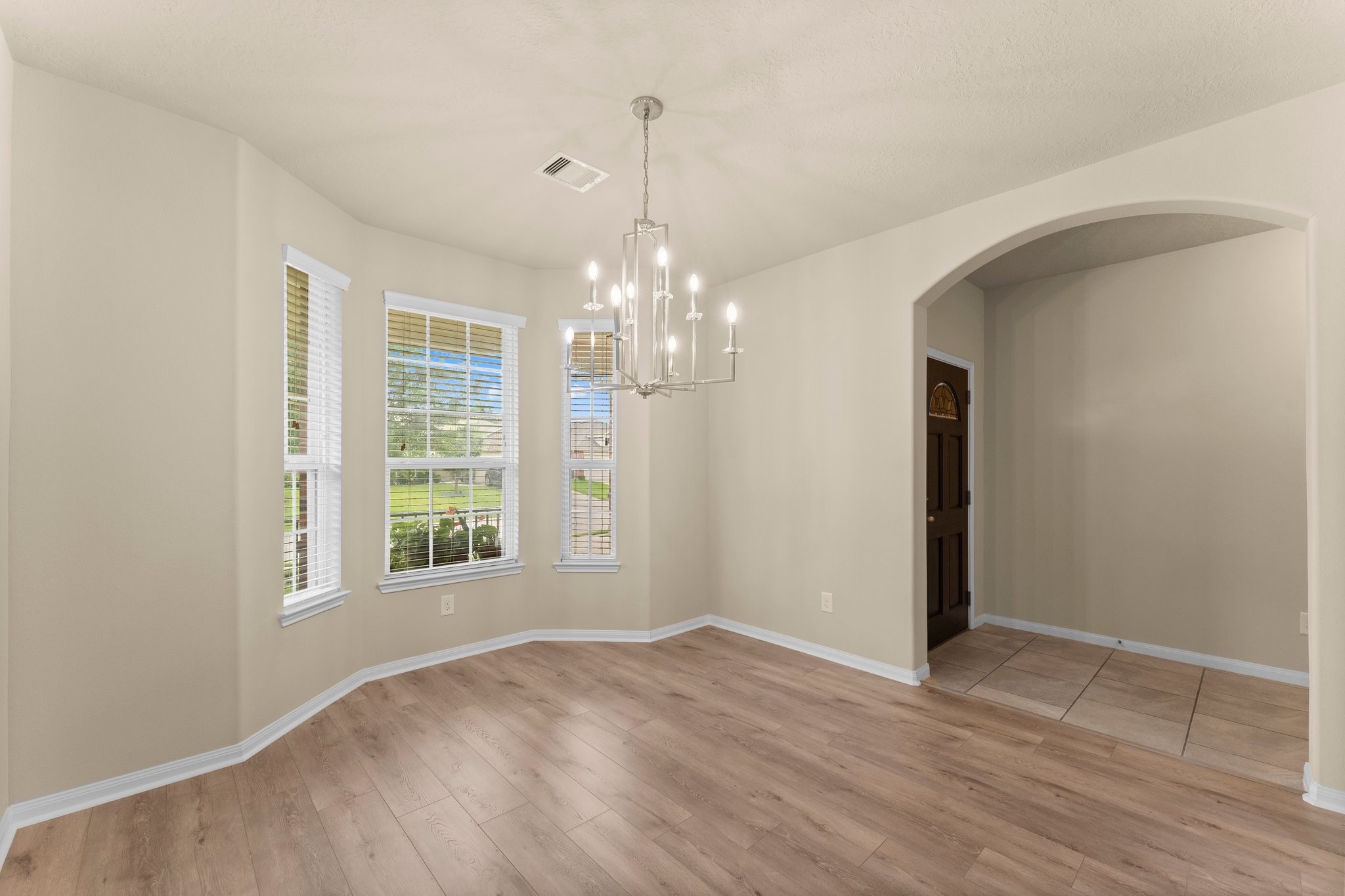 20119 Ray Falls Drive Property Photo 11