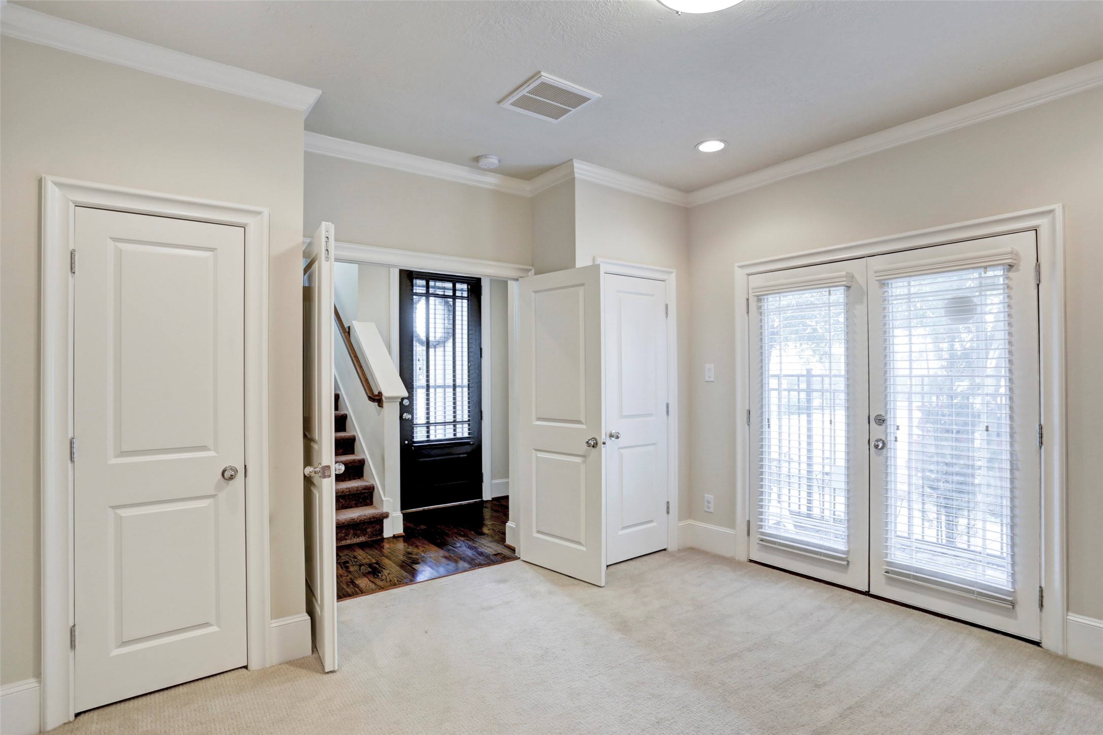 2406 Beall Street D Property Photo 5