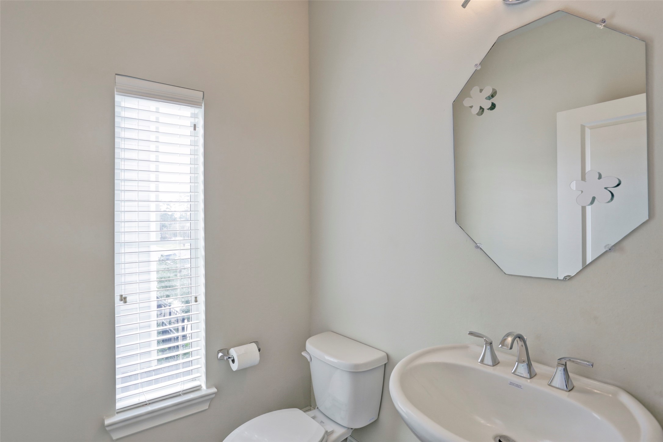 2406 Beall Street D Property Photo 12