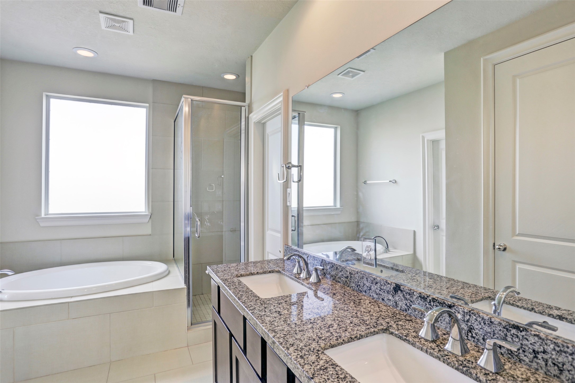 2406 Beall Street D Property Photo 18