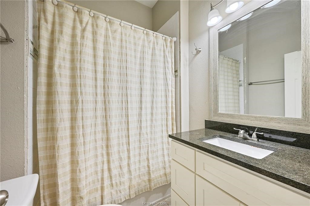 504 W 28th Street Property Photo 10