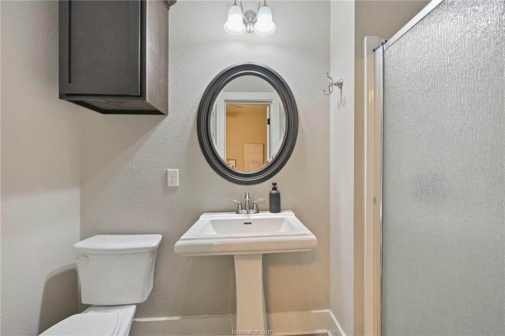 504 W 28th Street Property Photo 13