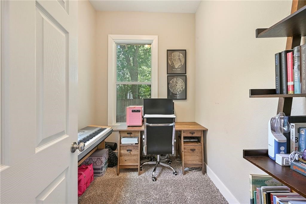 504 W 28th Street Property Photo 15