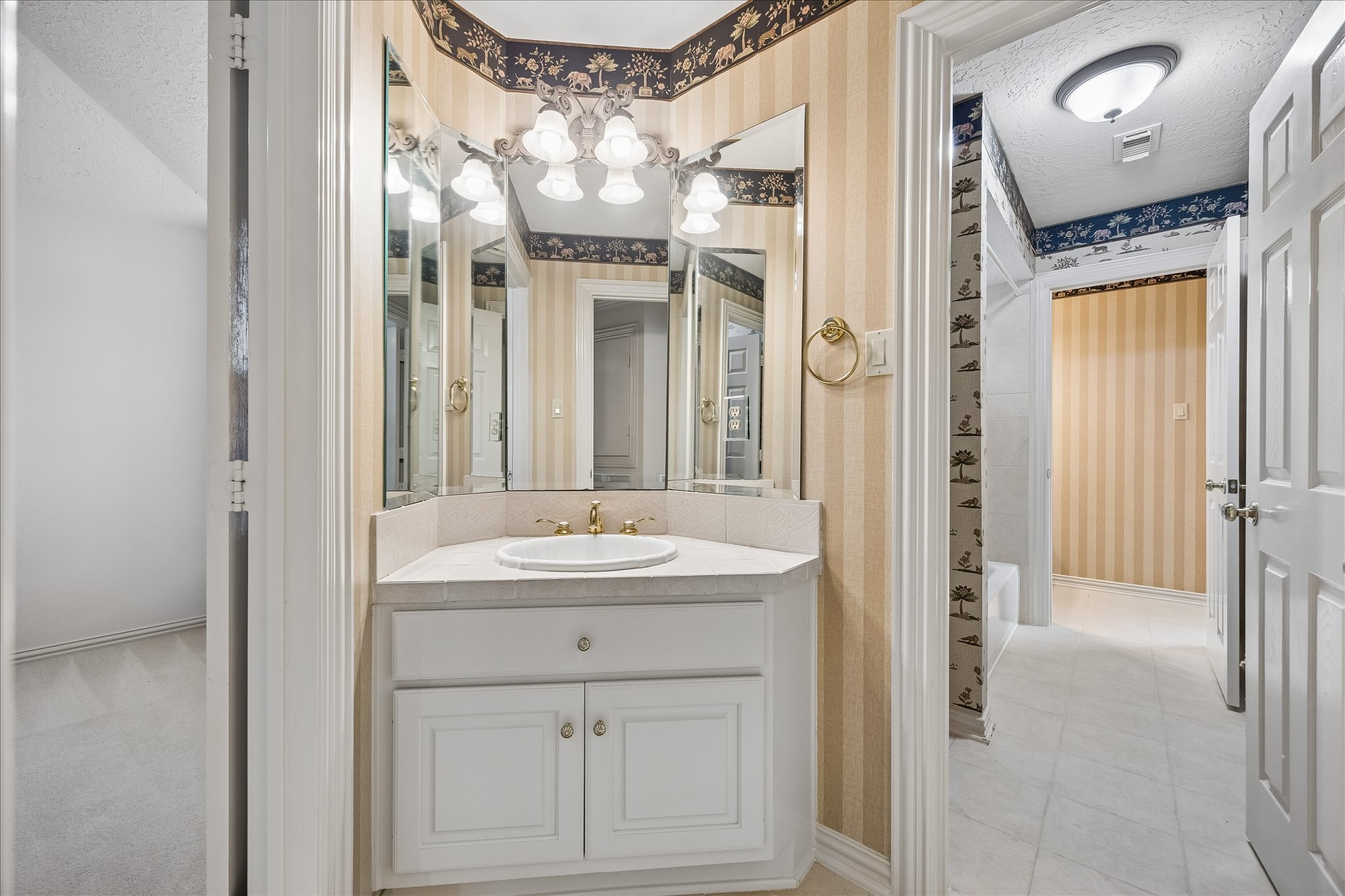 14239 Flower Creek Lane Property Photo 22