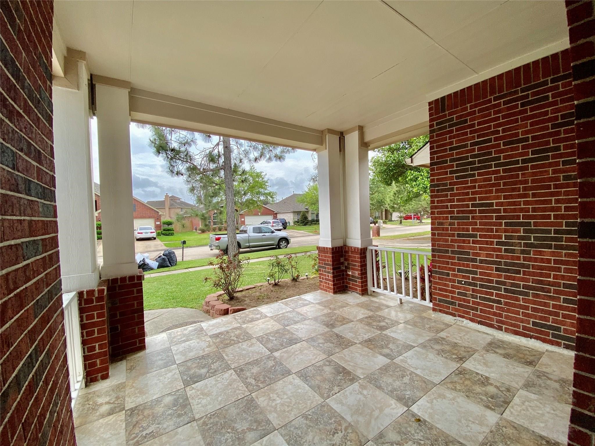 10323 Stanbrook Drive Property Photo 2