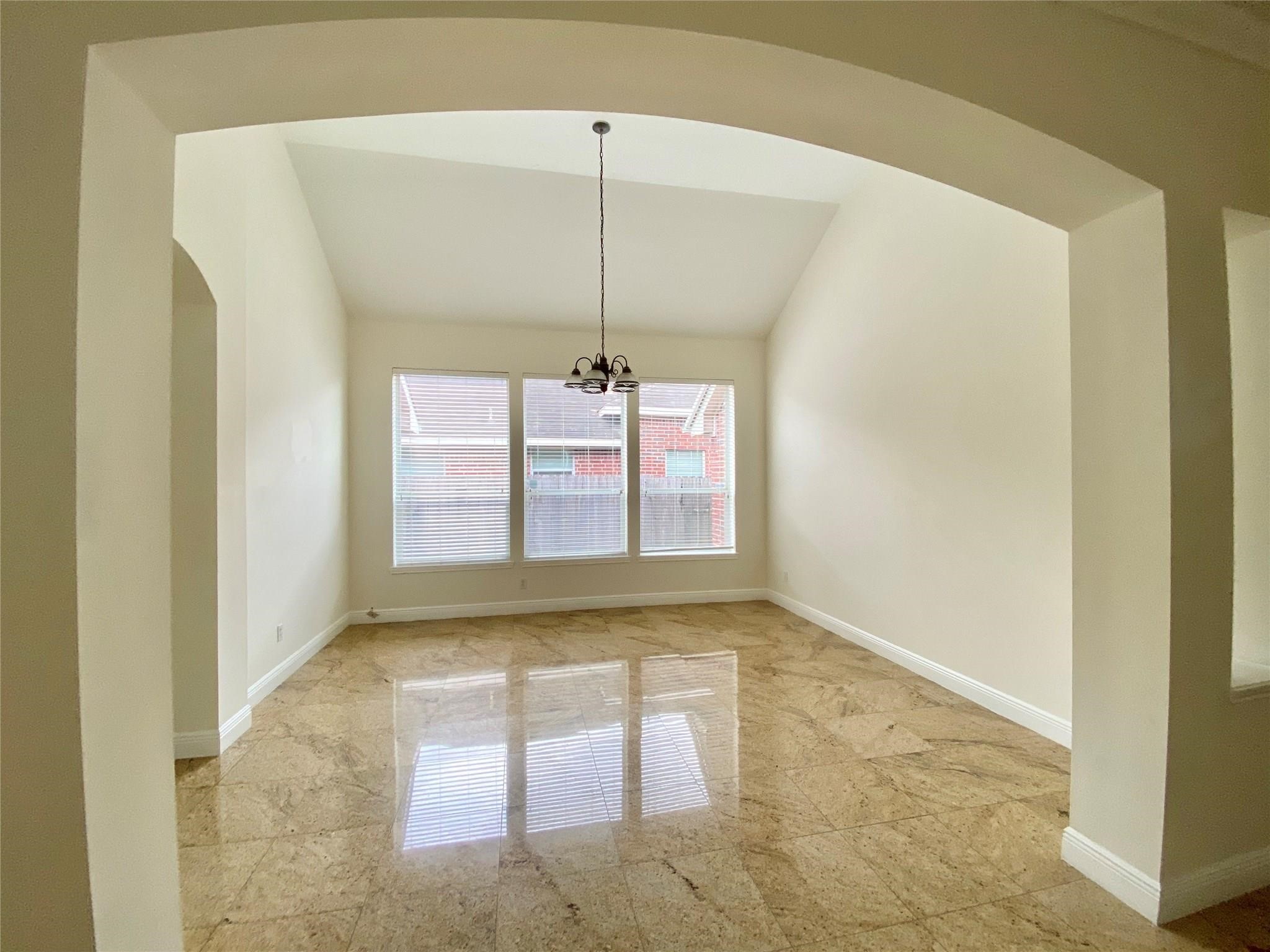 10323 Stanbrook Drive Property Photo 8