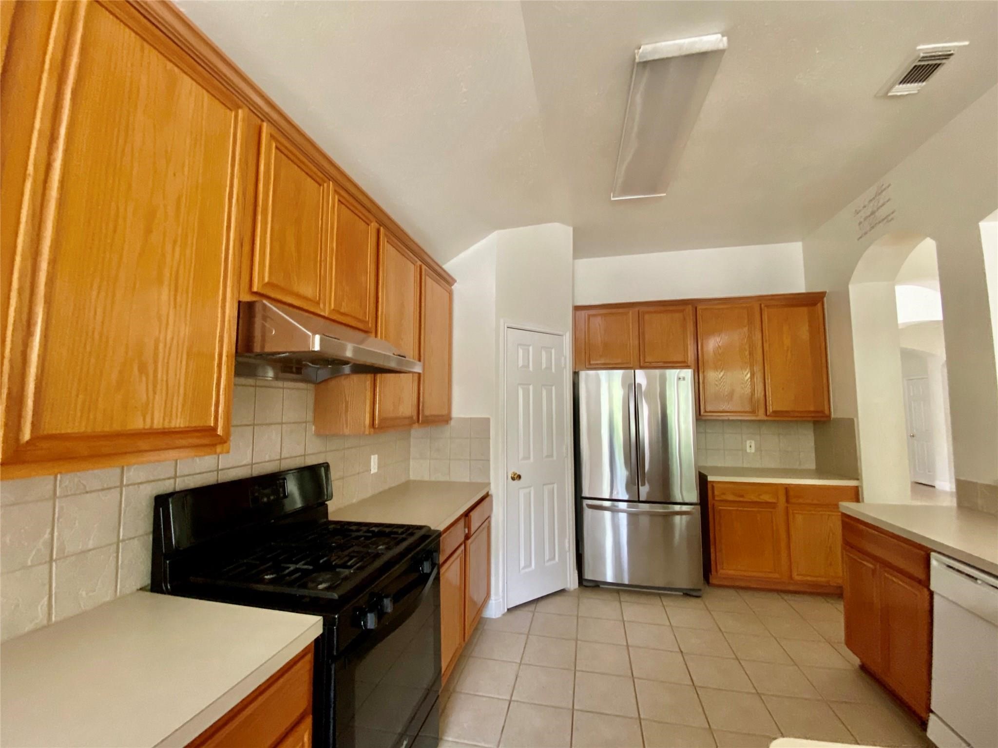 10323 Stanbrook Drive Property Photo 9
