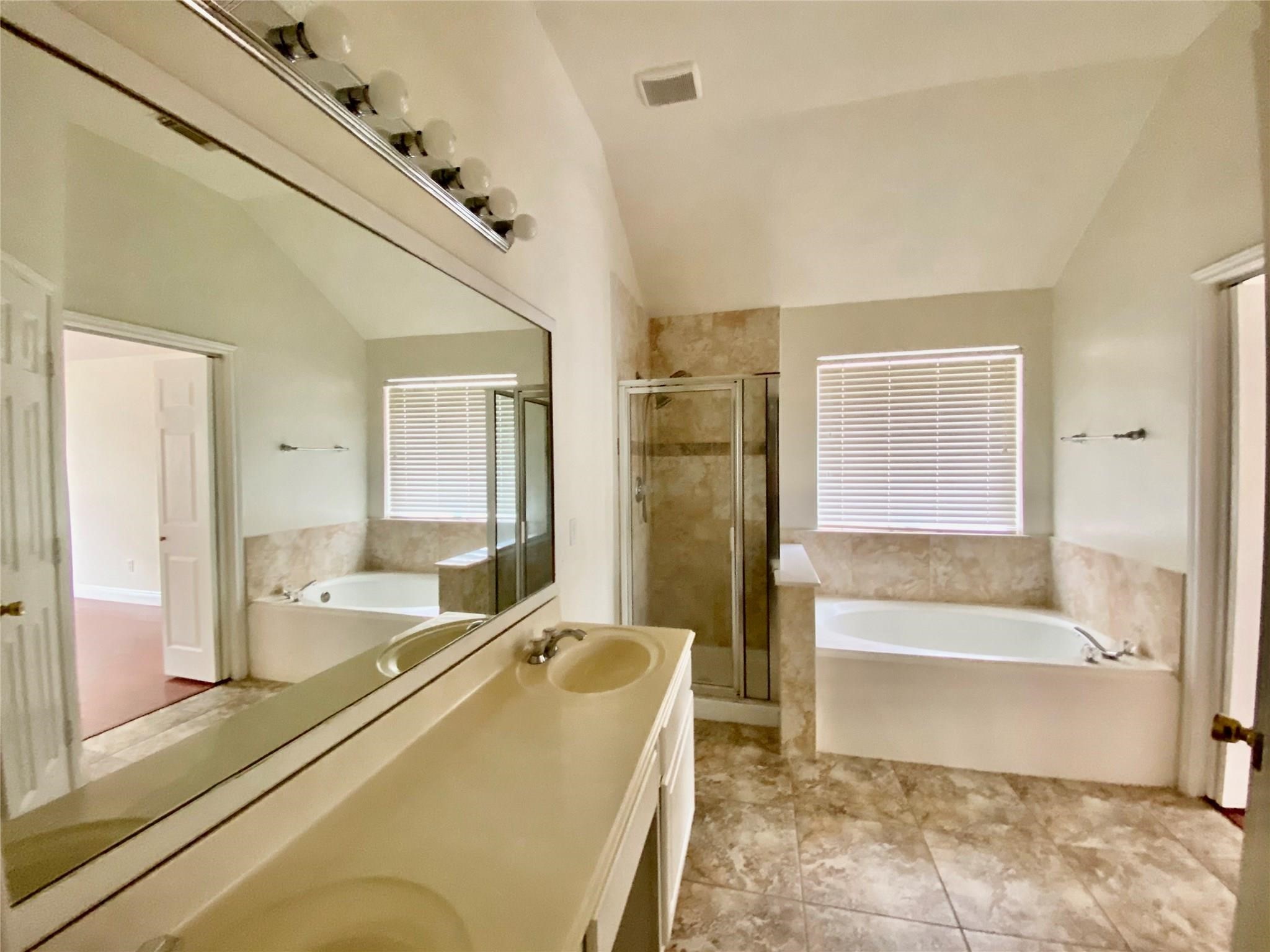 10323 Stanbrook Drive Property Photo 15