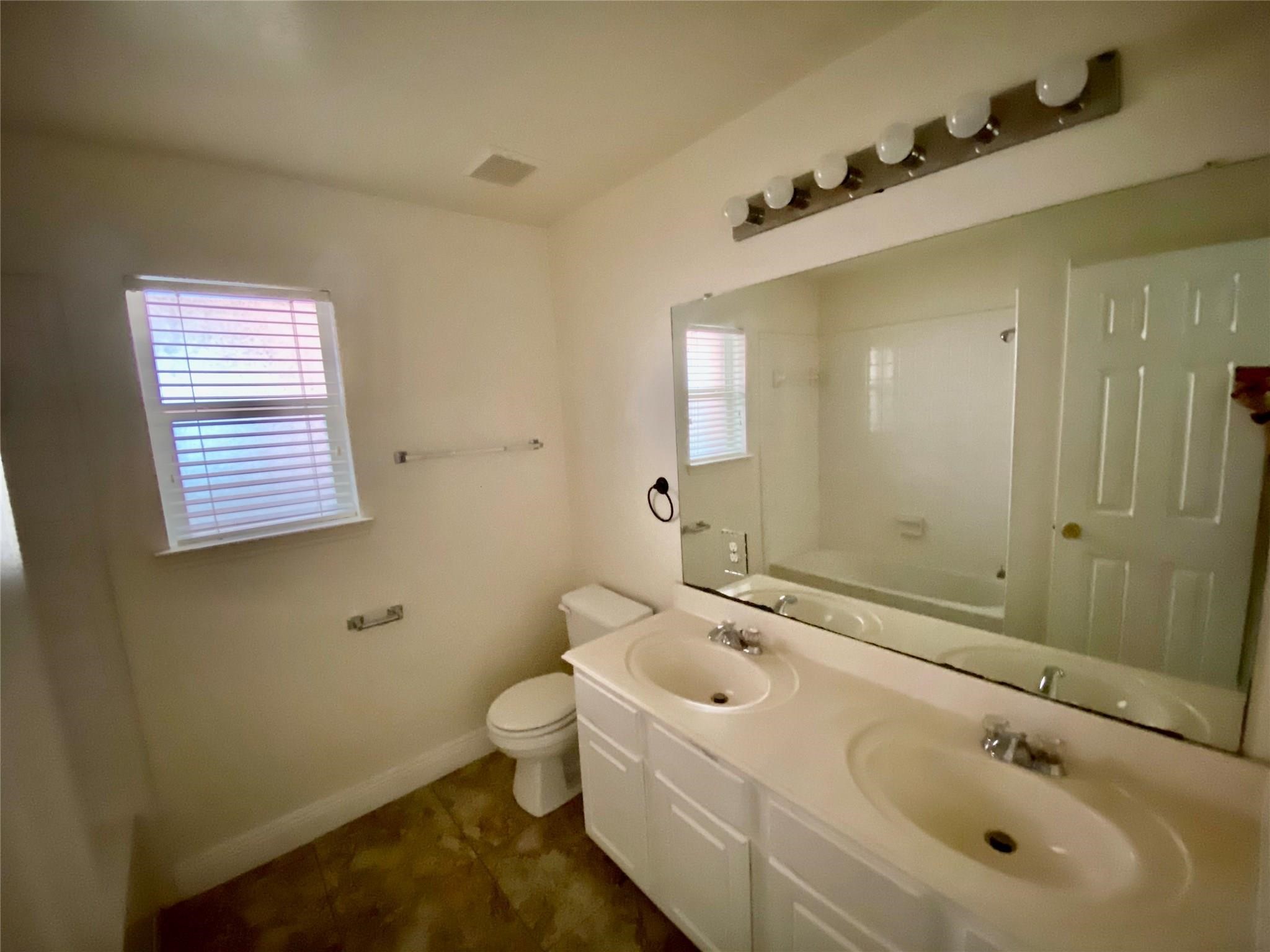 10323 Stanbrook Drive Property Photo 20