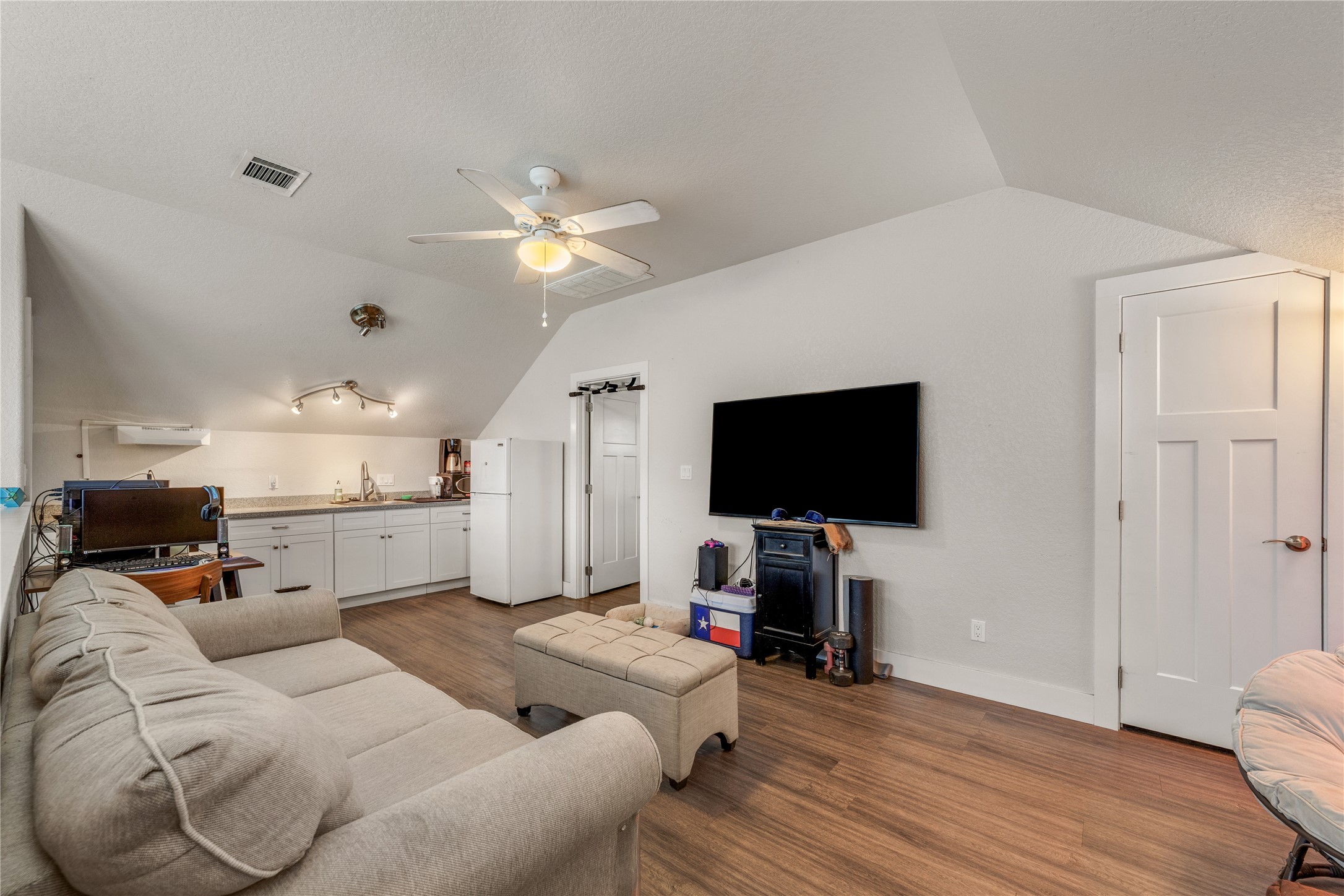 721 Northwood Hills Drive Property Photo 34