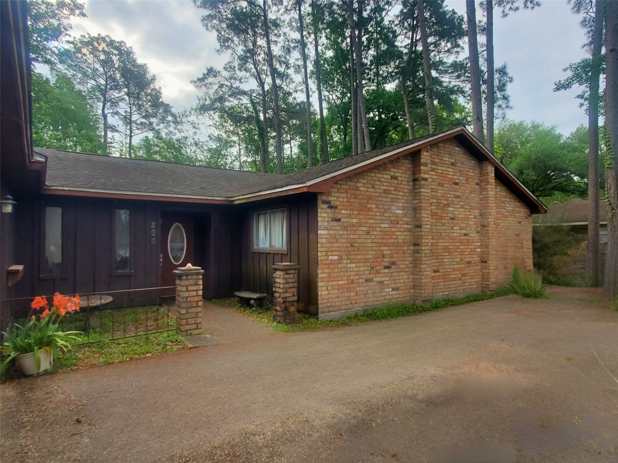 200 El Pinto Drive Property Photo 1
