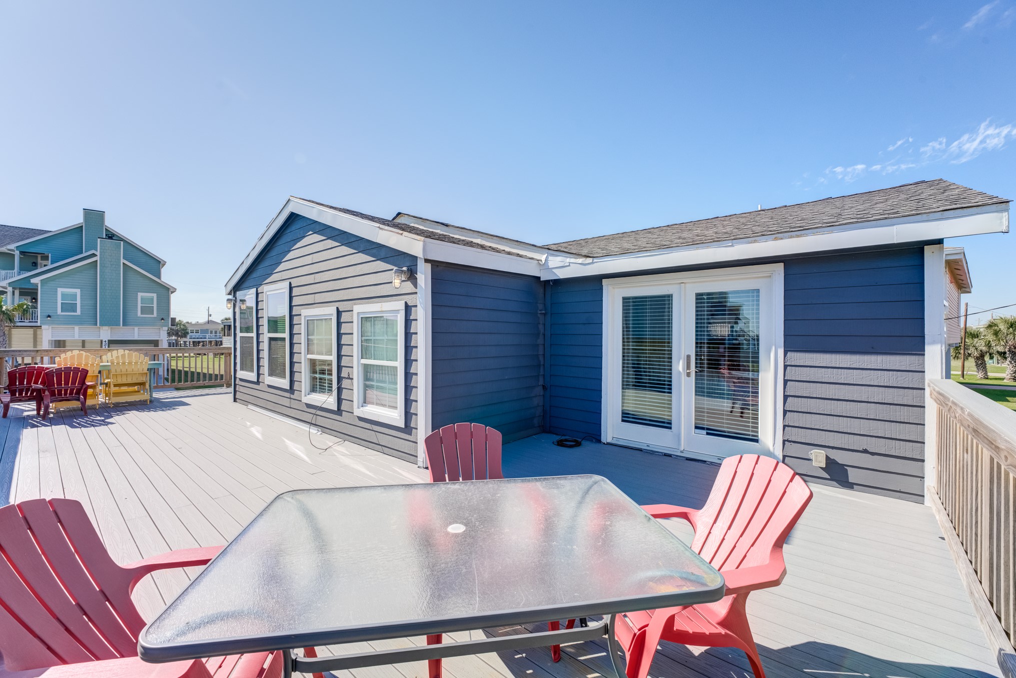 4211 Surf Drive Property Photo 4