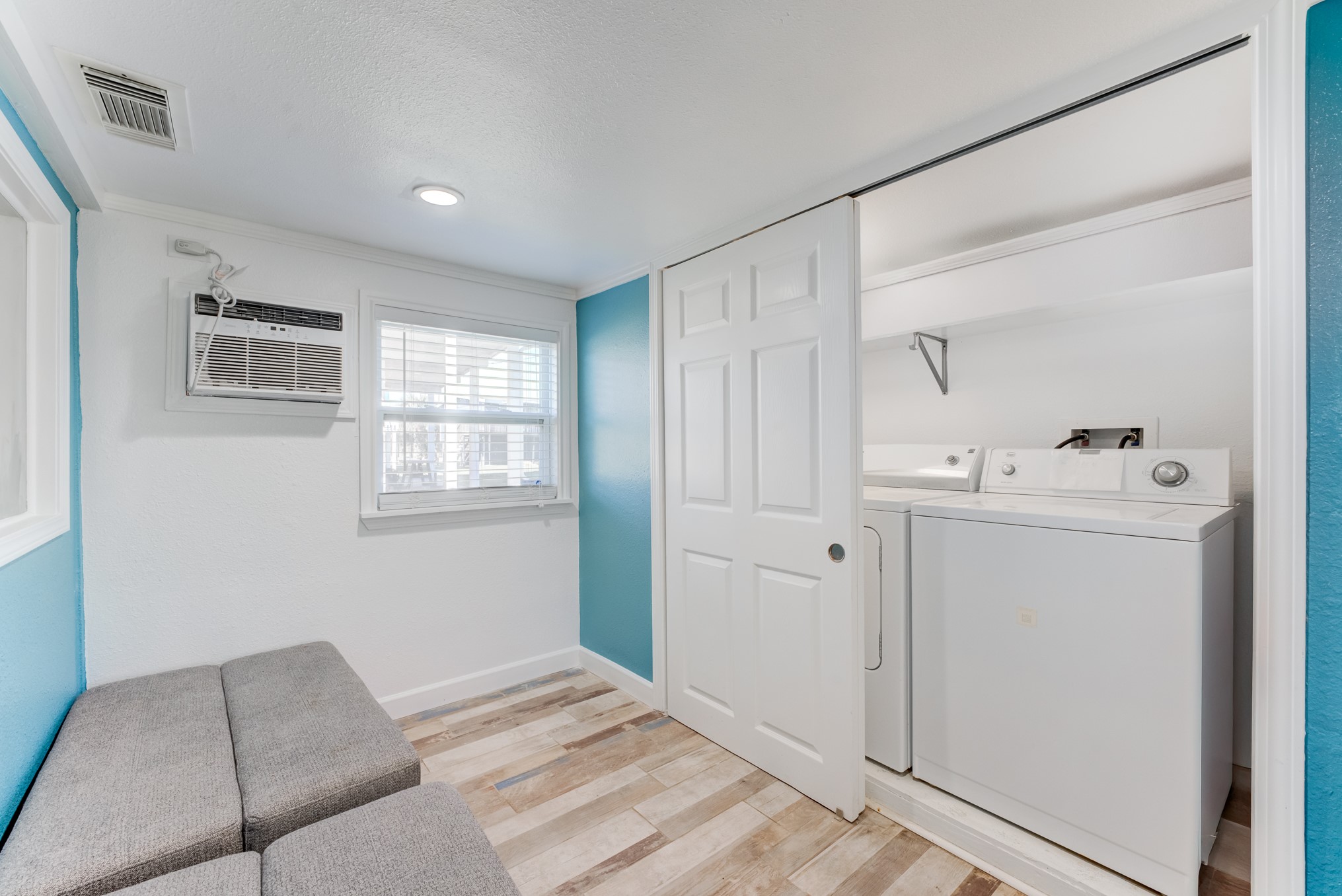 4211 Surf Drive Property Photo 12