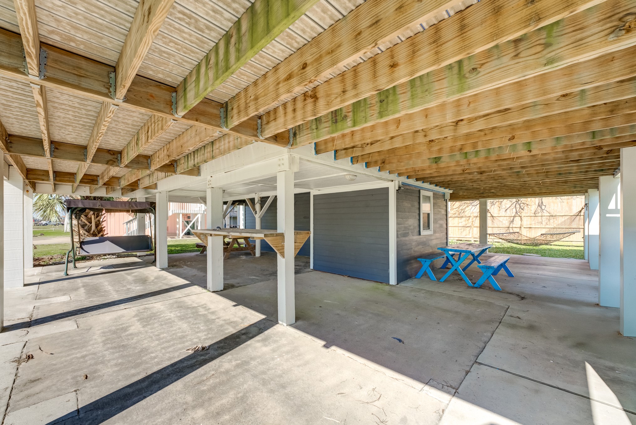 4211 Surf Drive Property Photo 34