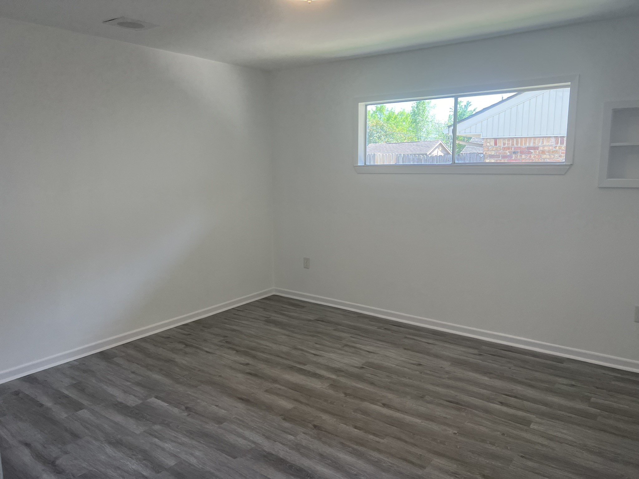 9007 Dunlap Street Property Photo 16
