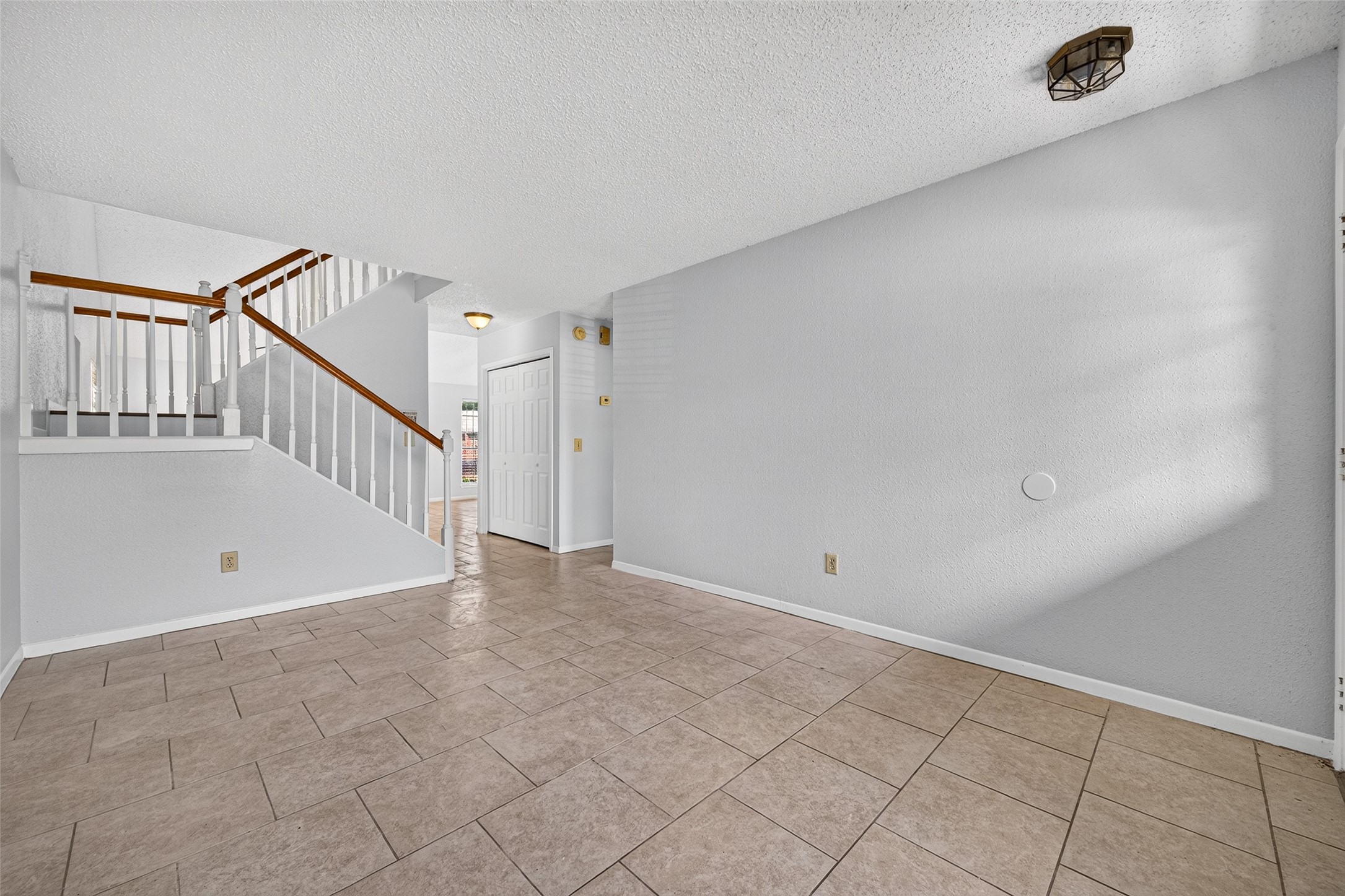 4419 Treasure Trl Property Photo 4