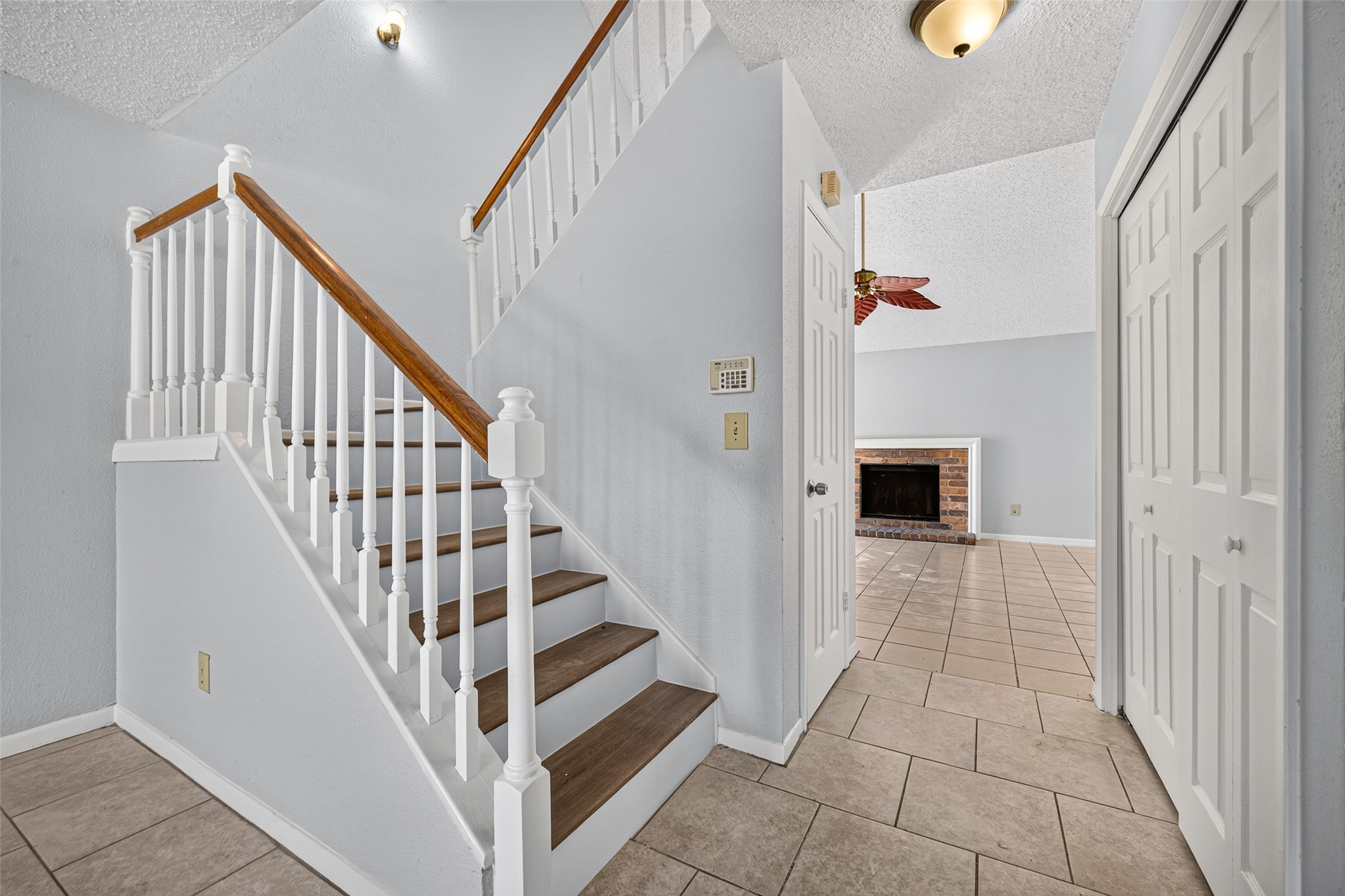 4419 Treasure Trl Property Photo 5