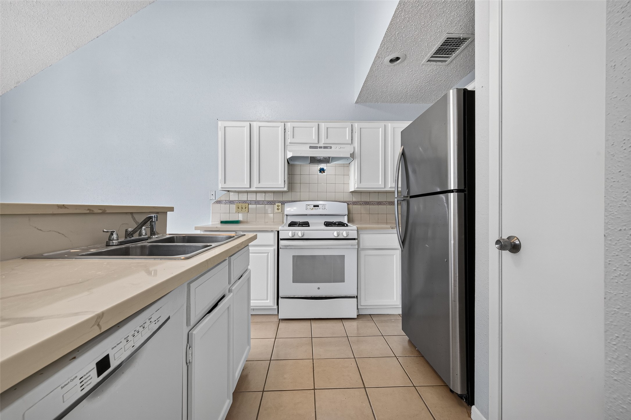 4419 Treasure Trl Property Photo 11