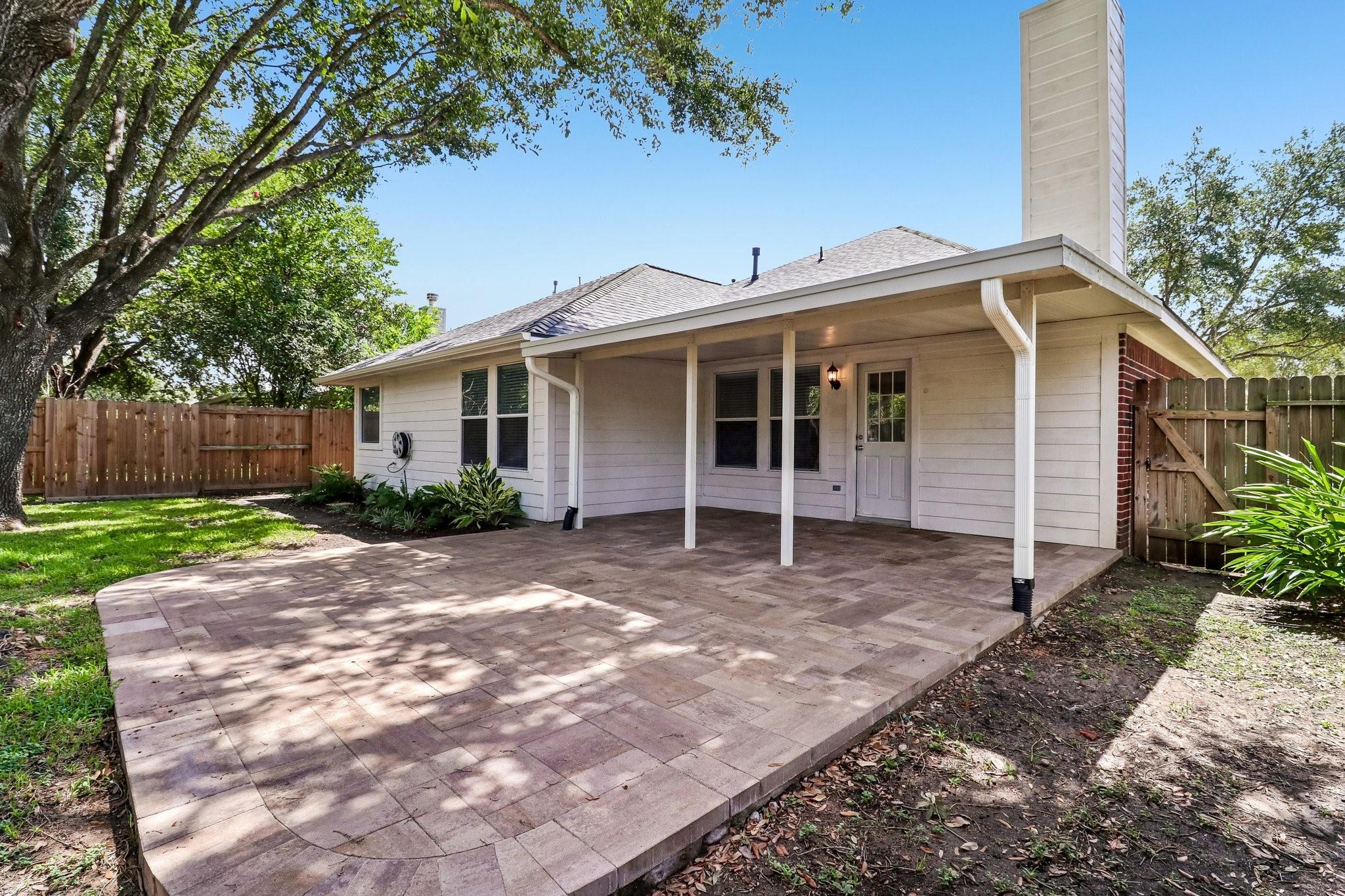 12610 Spring Music Drive, Houston Tx 77065 Property Photo 2