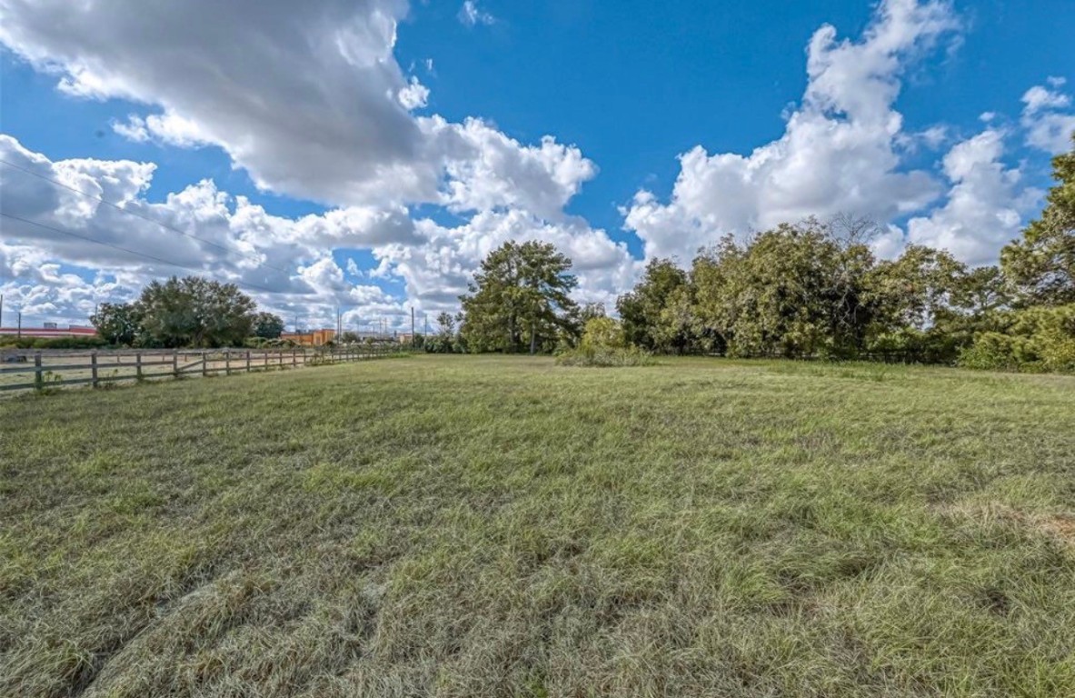 17303 Swansbury Drive Property Photo 14