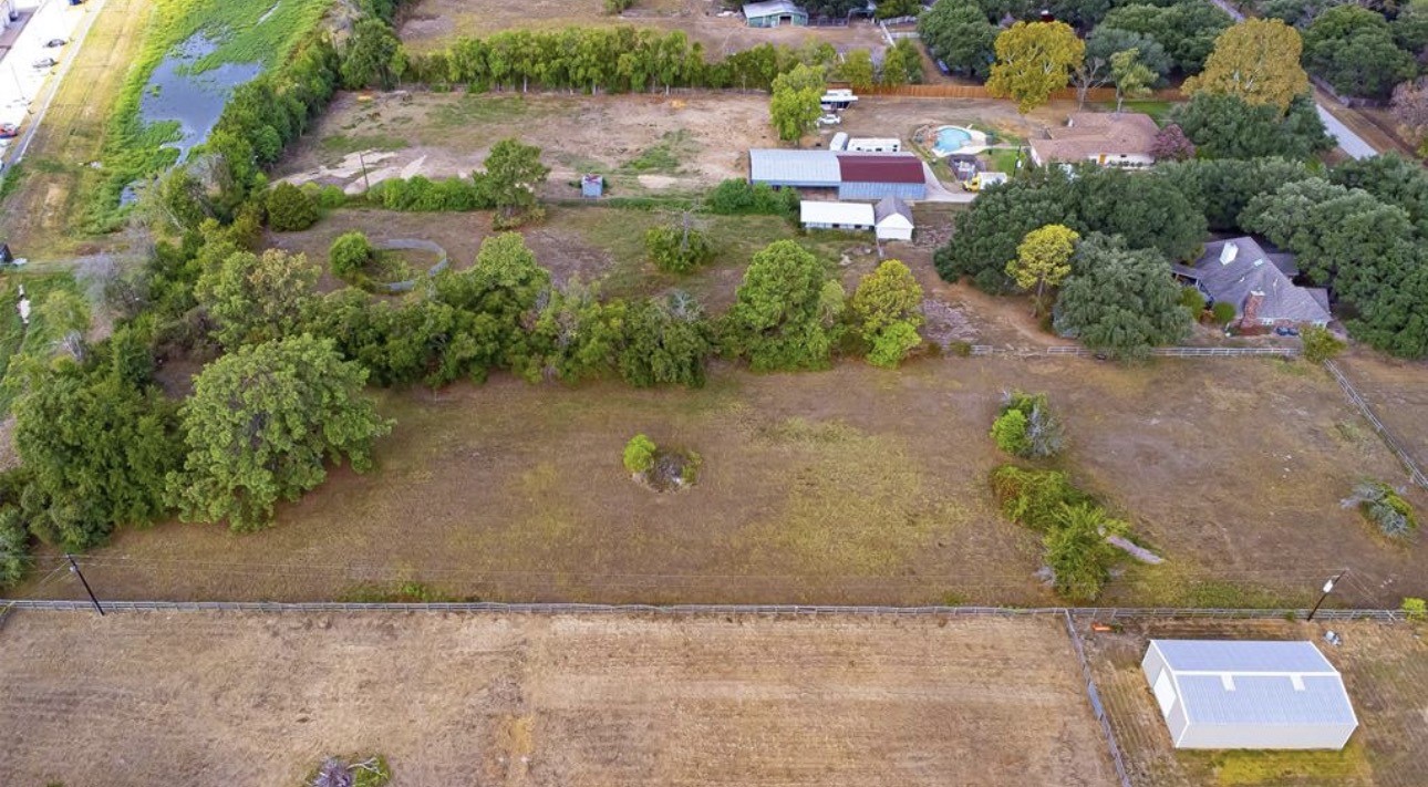 17303 Swansbury Drive Property Photo 17