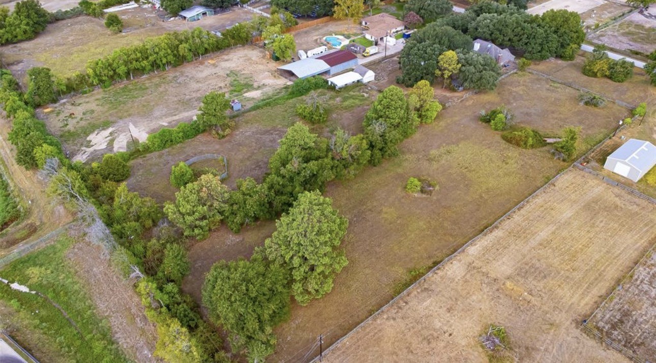 17303 Swansbury Drive Property Photo 18