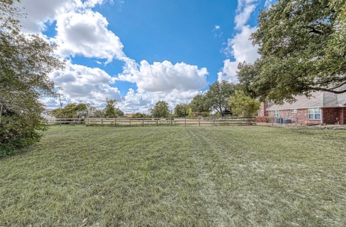 17303 Swansbury Drive Property Photo 30