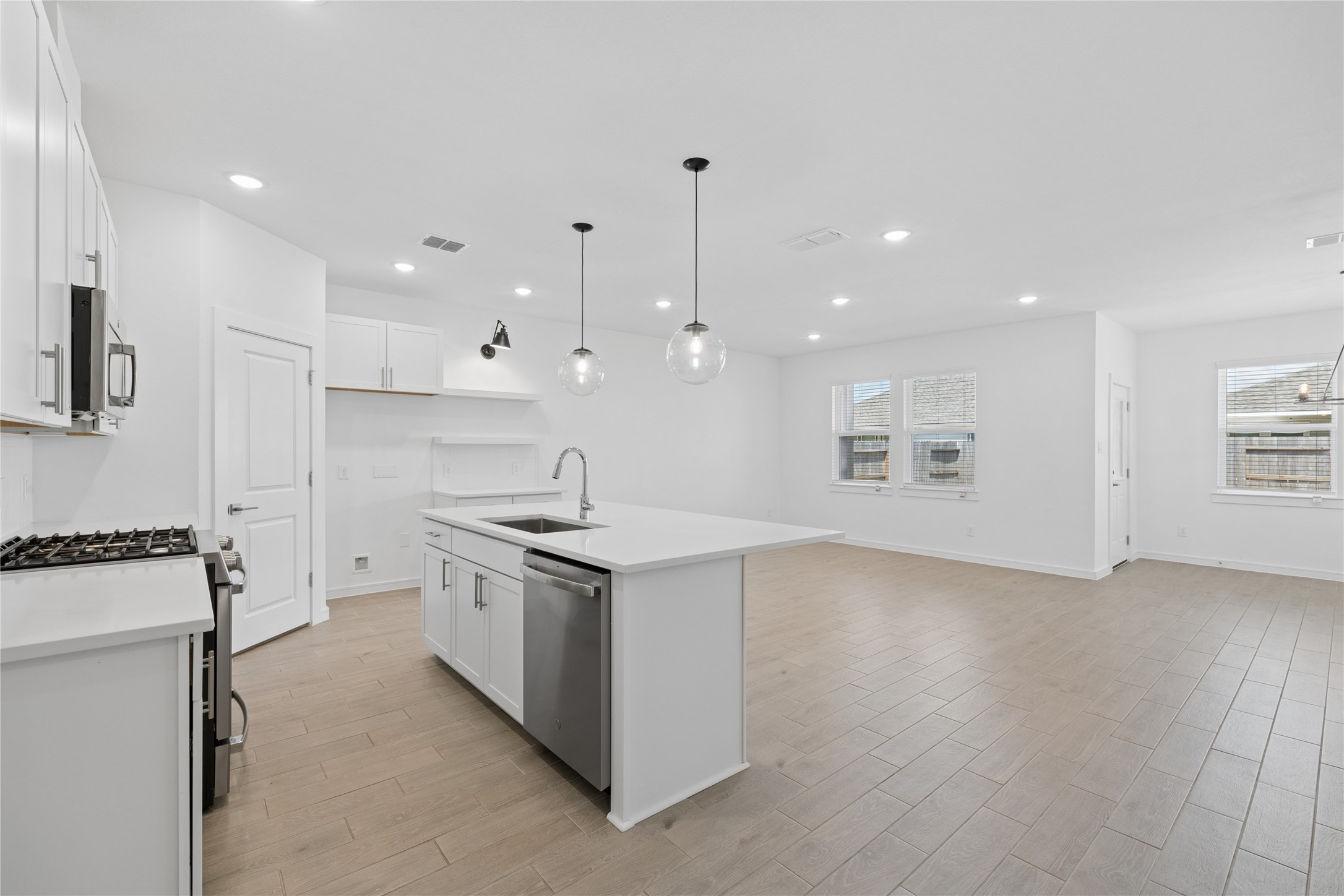 8434 Tranquil Bay Court Property Photo 1