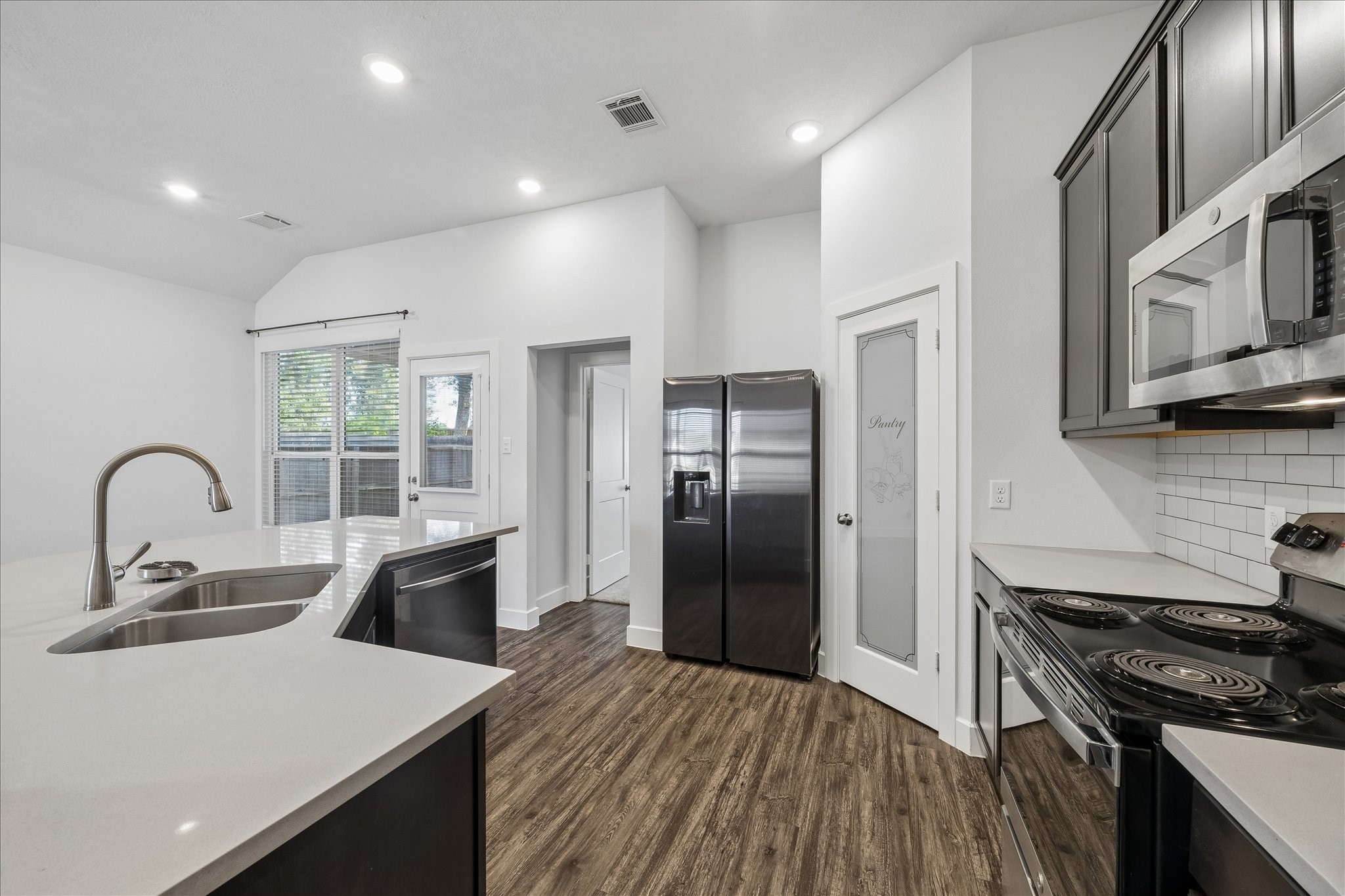260 Shoreview Drive Property Photo 6